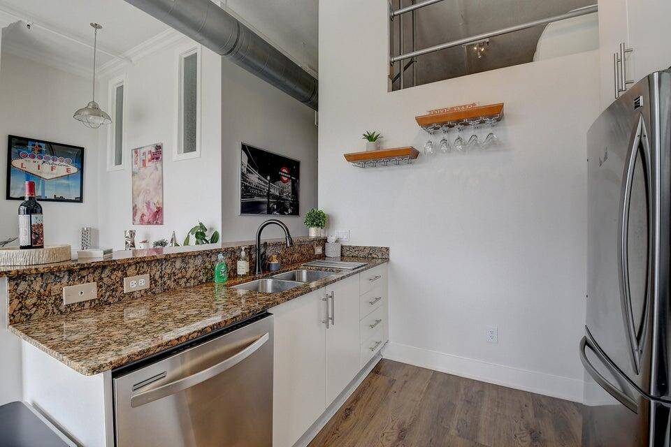 Delray Beach, FL 33483,185 NE 4th AVE 210