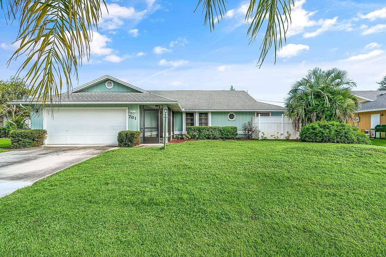 Port Saint Lucie, FL 34983,761 SE Fallon DR