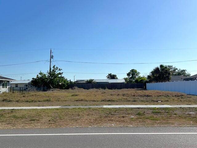 Port Charlotte, FL 33948,2491 Lake View BLVD