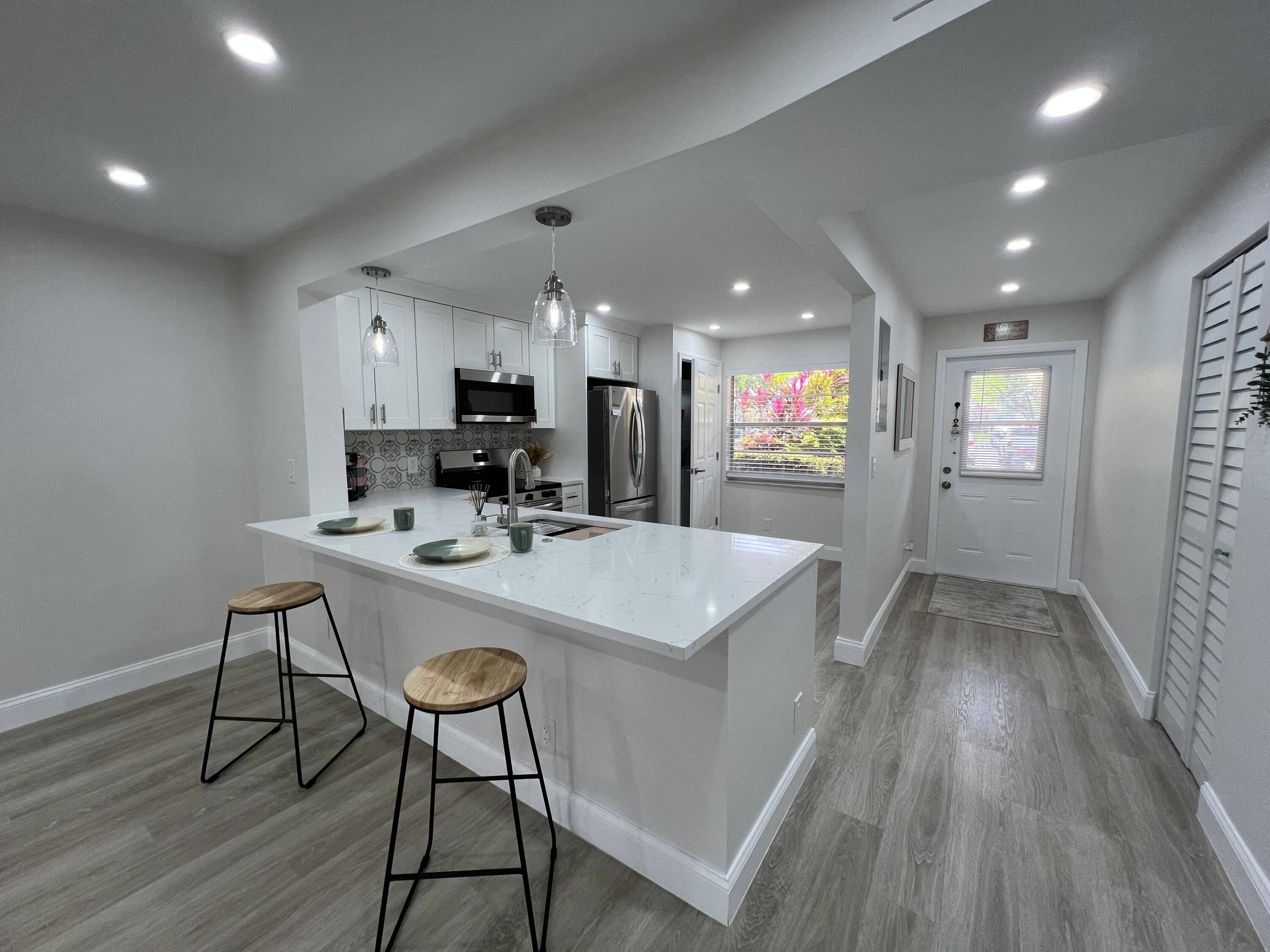 Delray Beach, FL 33446,25 Abbey LN 103