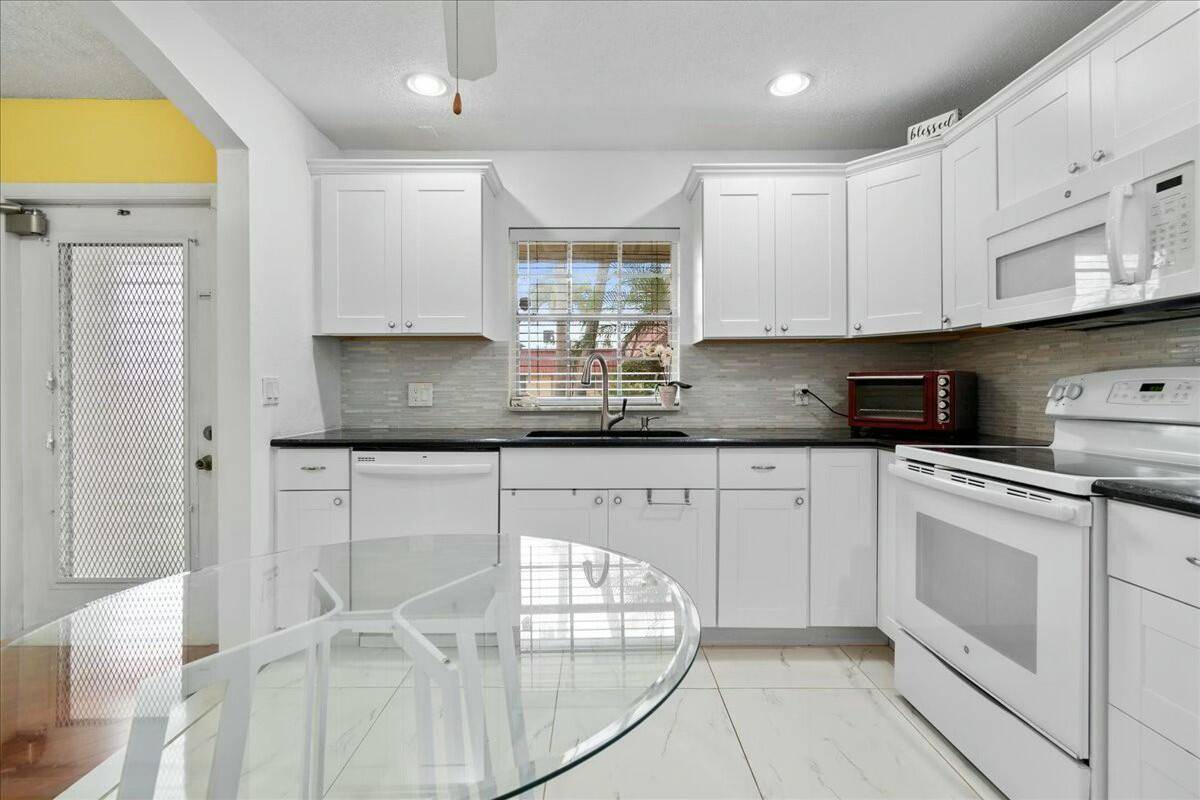 Lake Worth, FL 33467,603 Laconia CIR