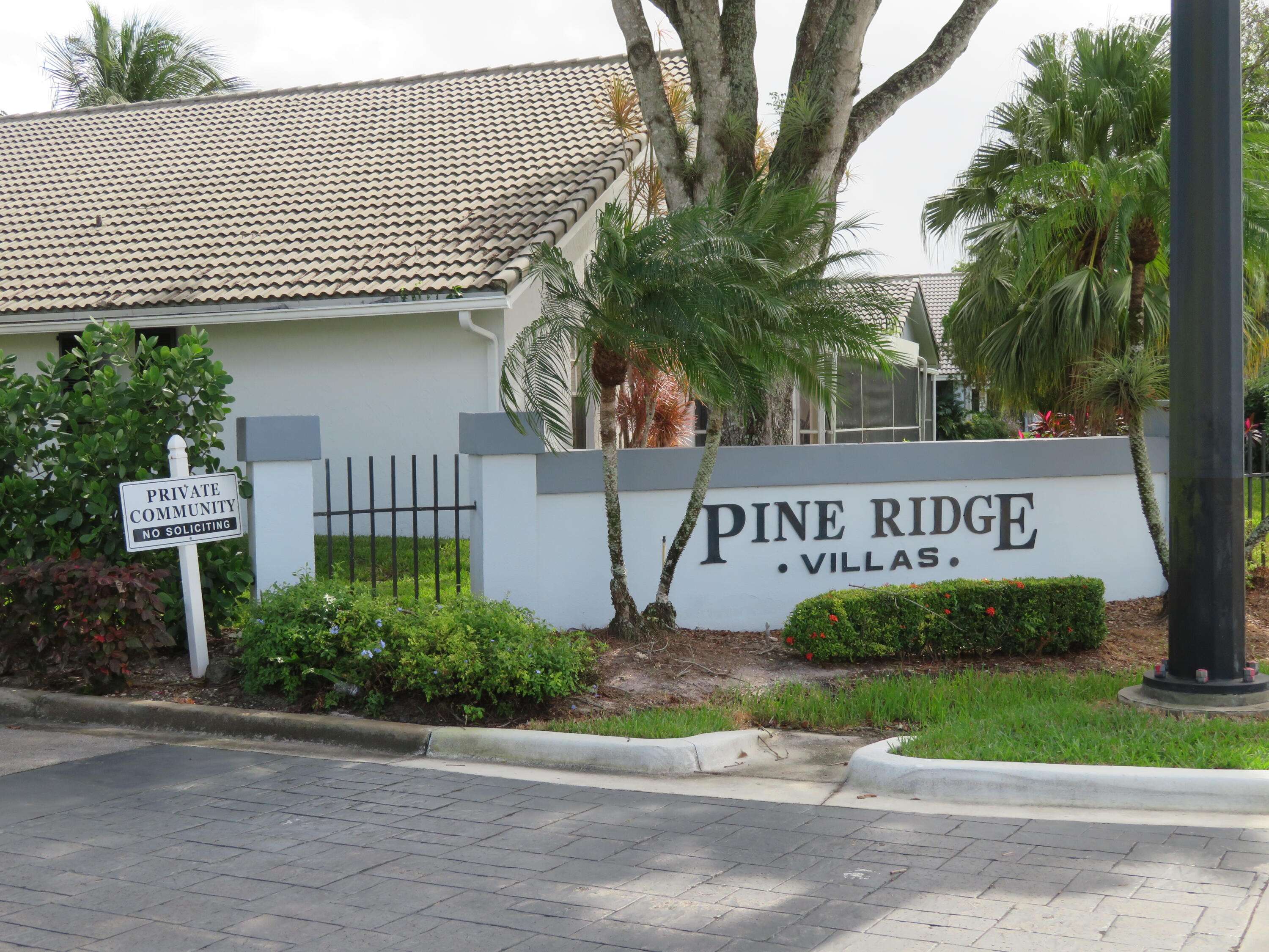 Coral Springs, FL 33067,5372 Pine Circle
