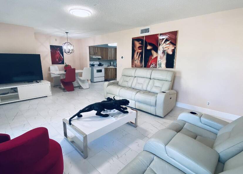 Greenacres, FL 33463,334 Pine Ridge CIR D-2