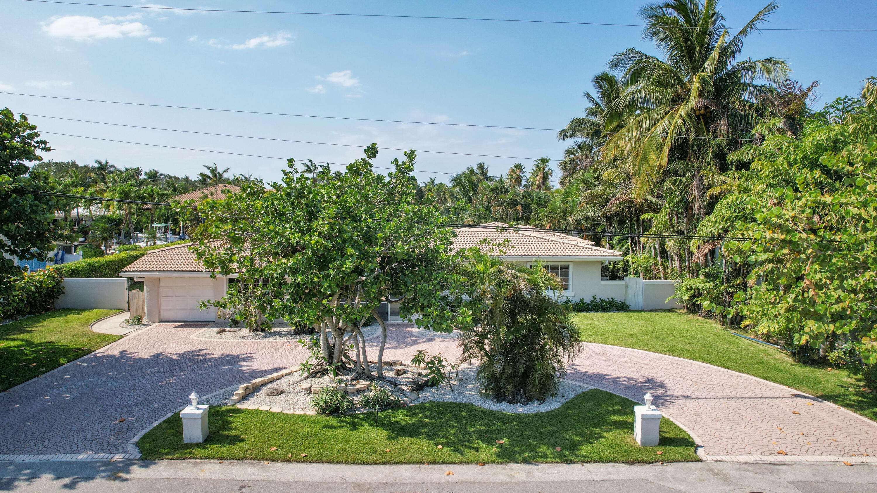 Lighthouse Point, FL 33064,2265 NE 24th ST