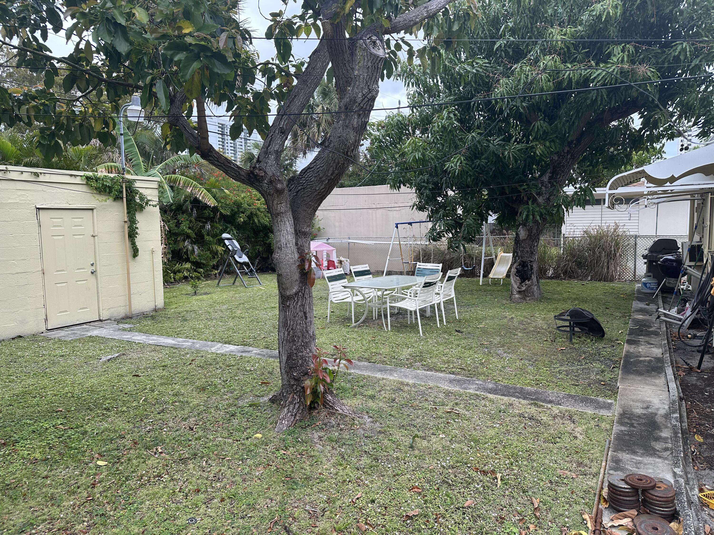 West Palm Beach, FL 33407,511 51st ST