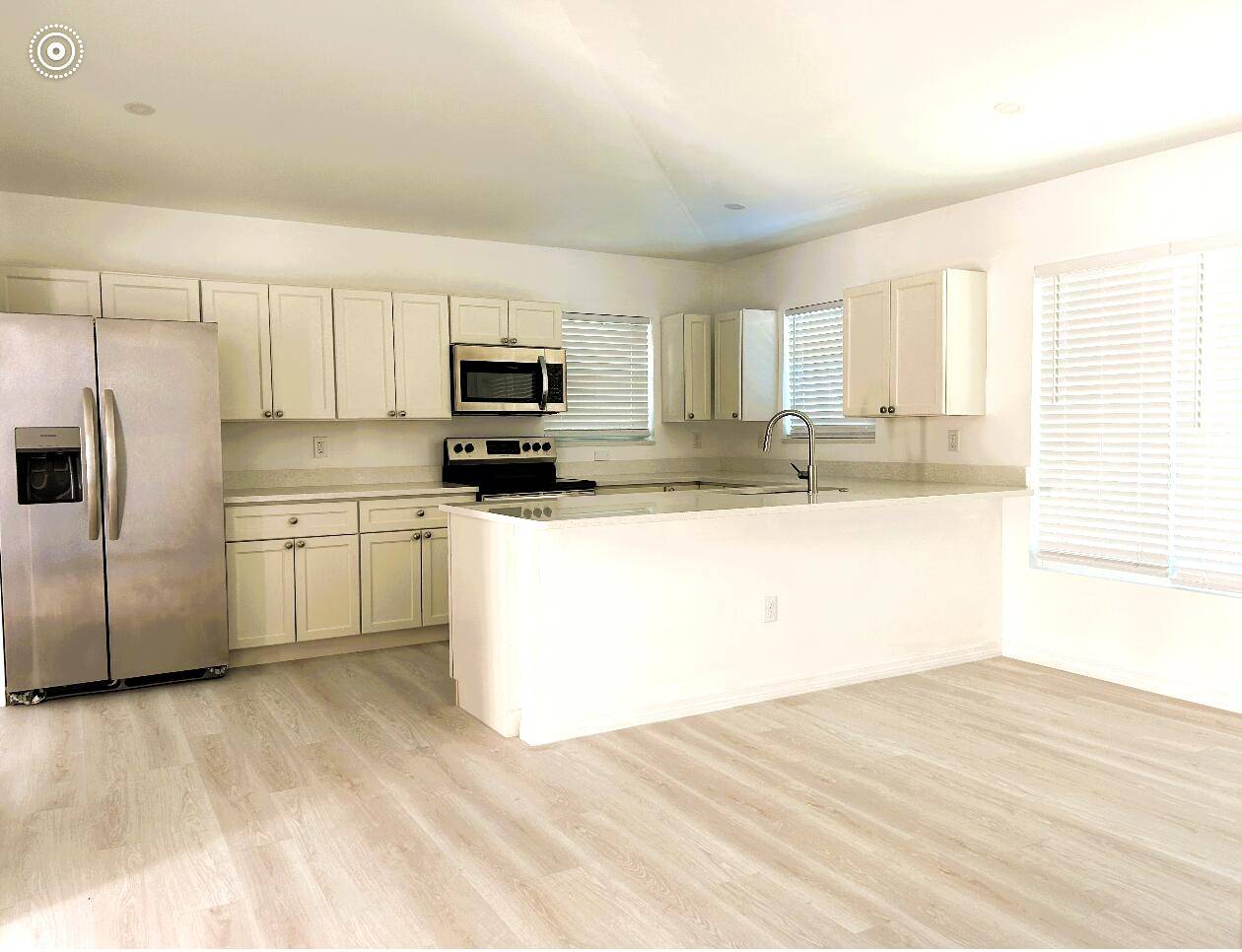 Lantana, FL 33462,121 S Lake DR A