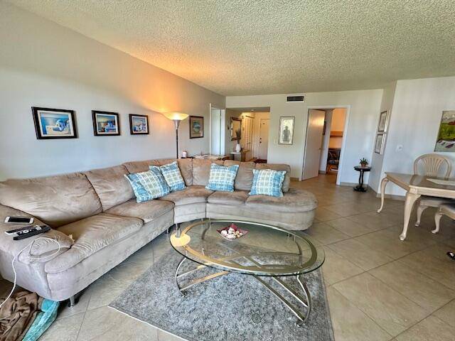 Lake Worth, FL 33462,5981 Via Vermilya 405 405-A