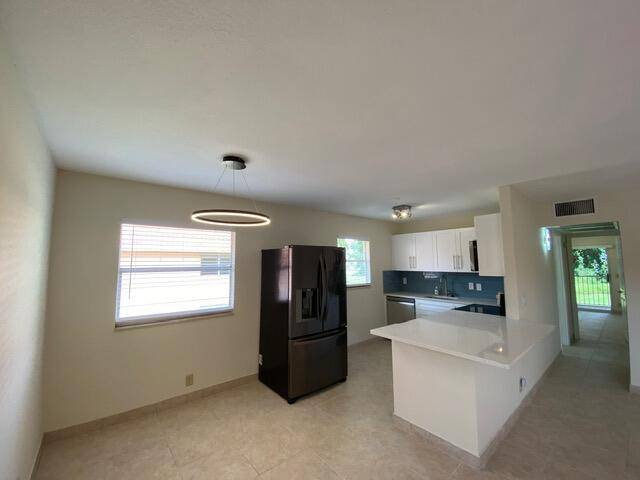 Delray Beach, FL 33446,668 N Saxony