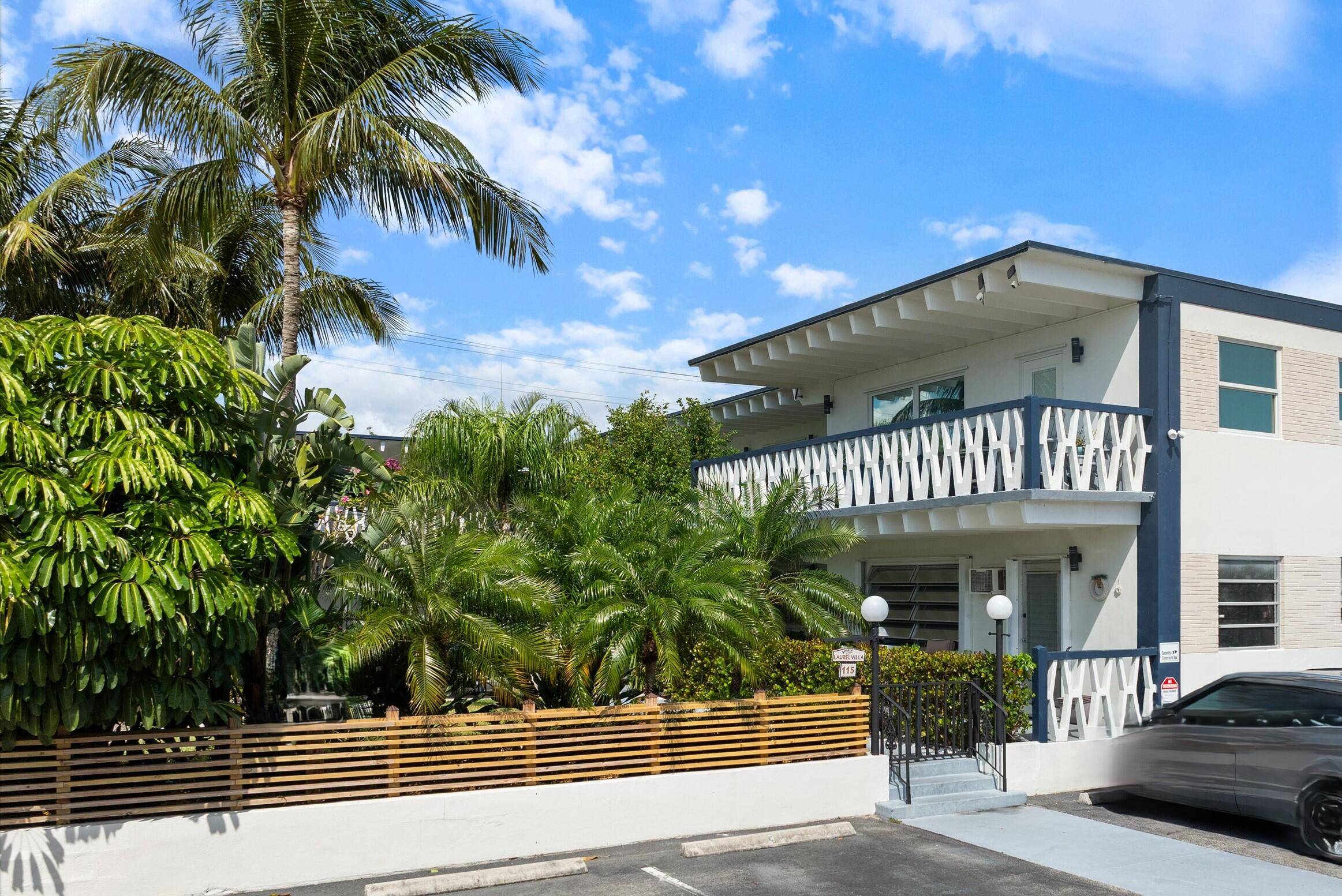 Lake Worth Beach, FL 33460,115 S C ST 201