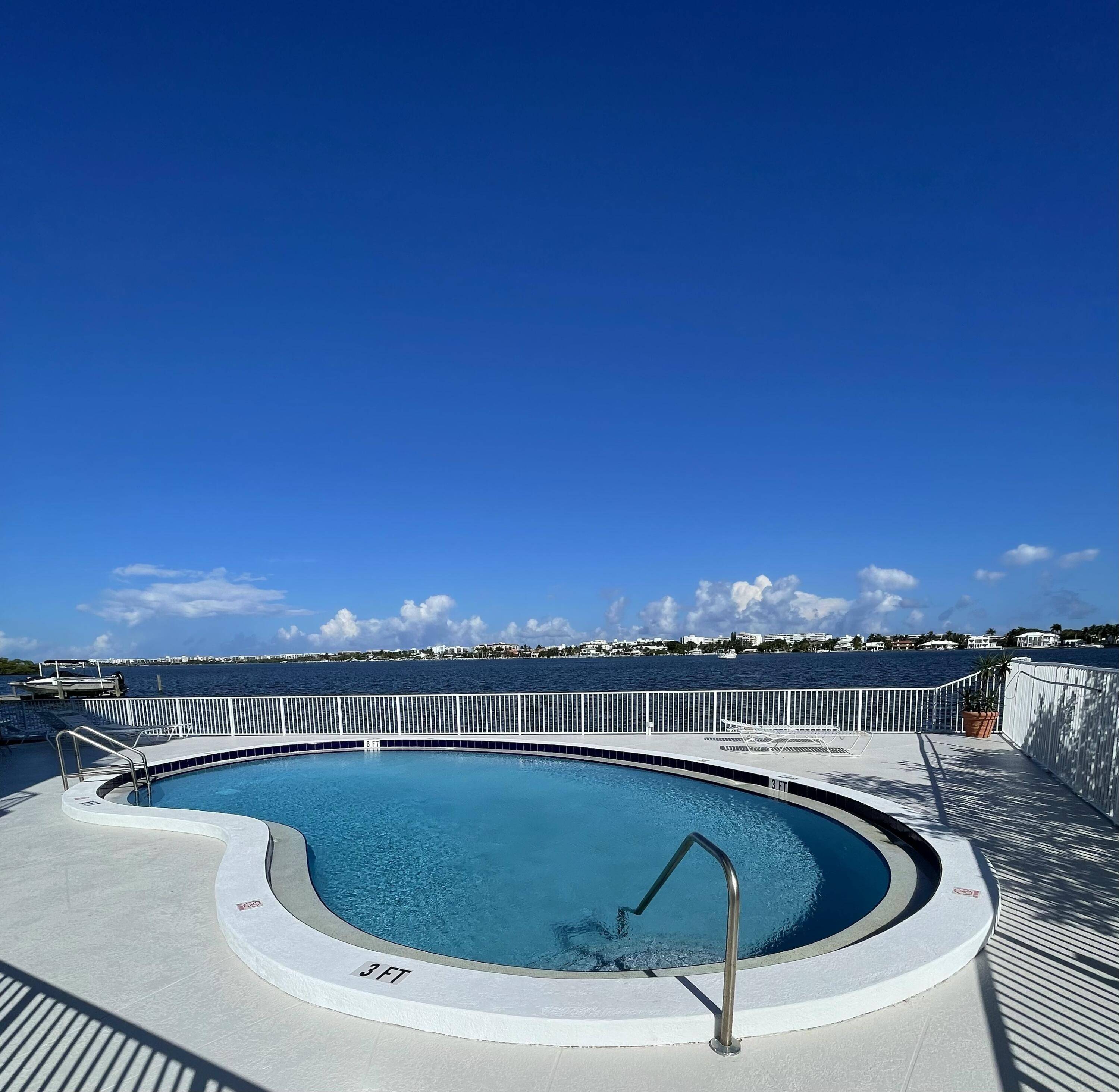 Lantana, FL 33462,301 Croton AVE 306