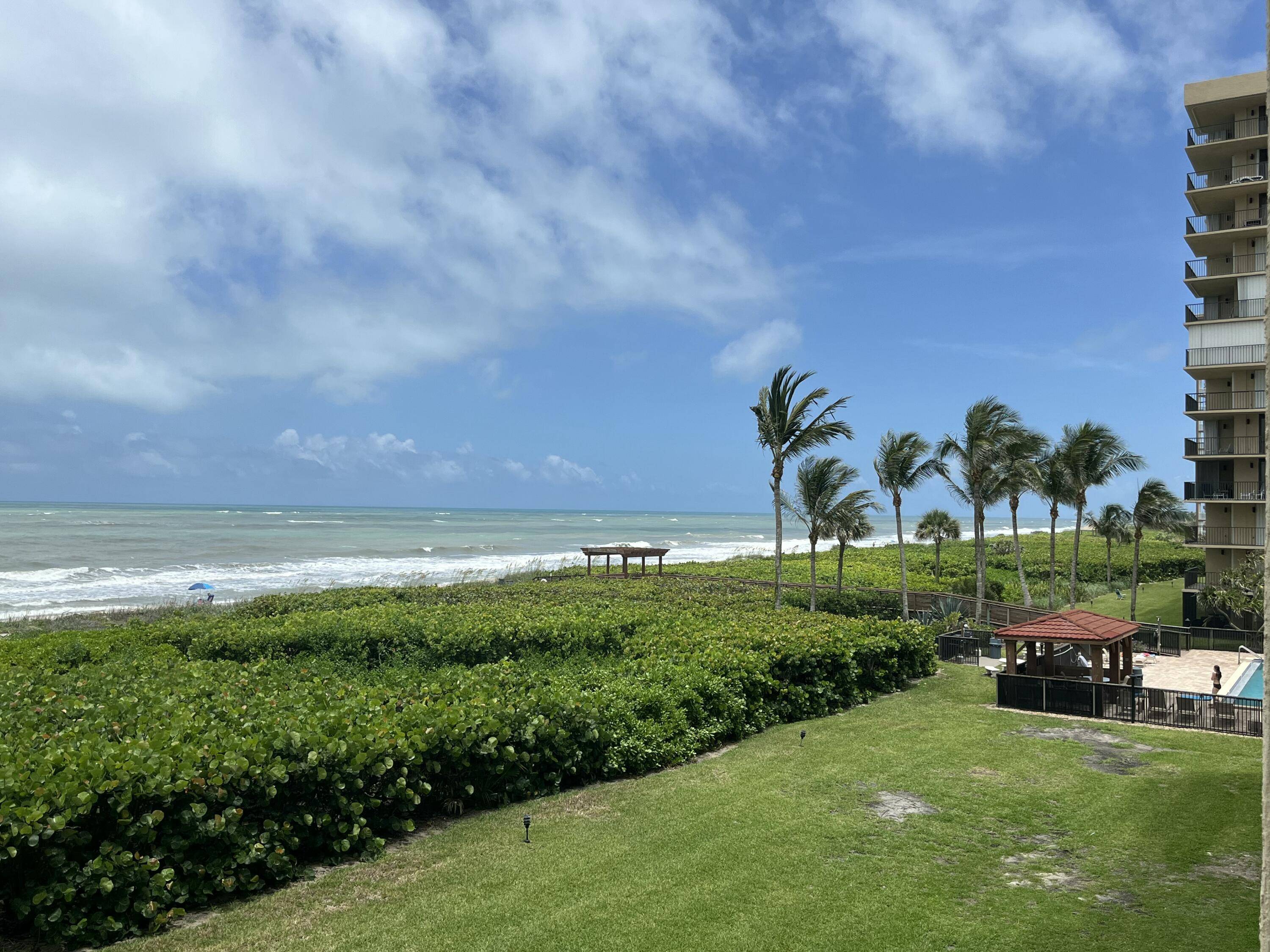 Hutchinson Island, FL 34949,4250 N Highway A1a 304