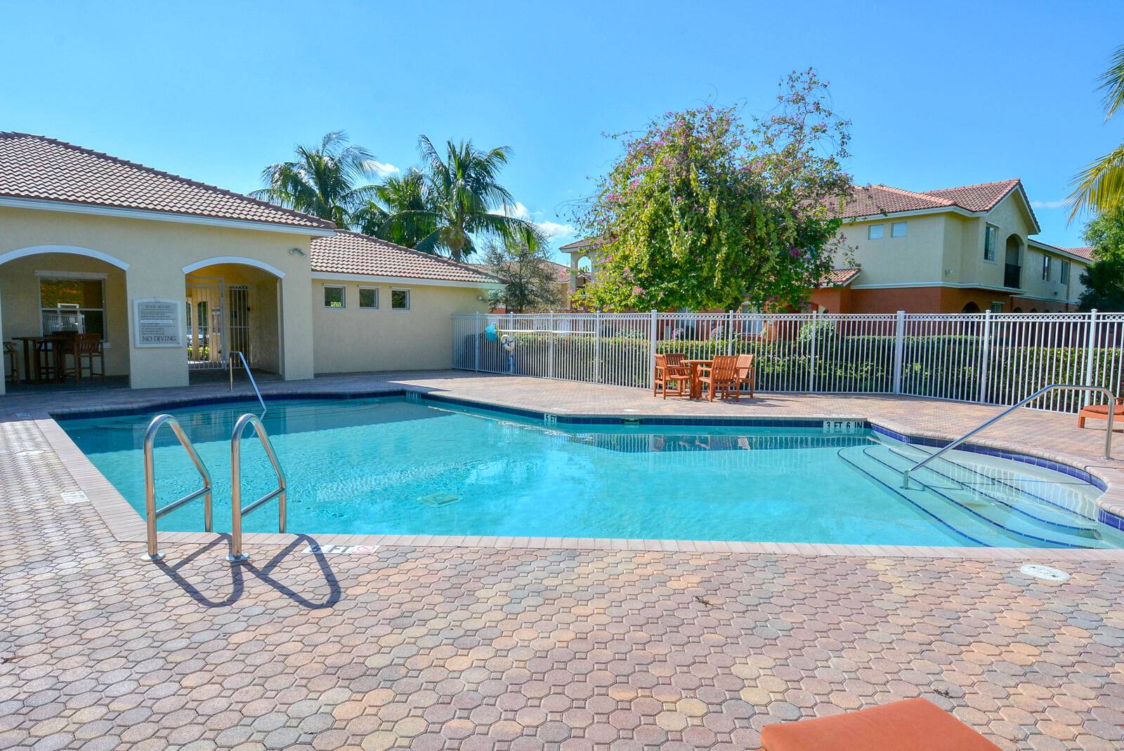 Stuart, FL 34994,58 SE Palermo CT 202