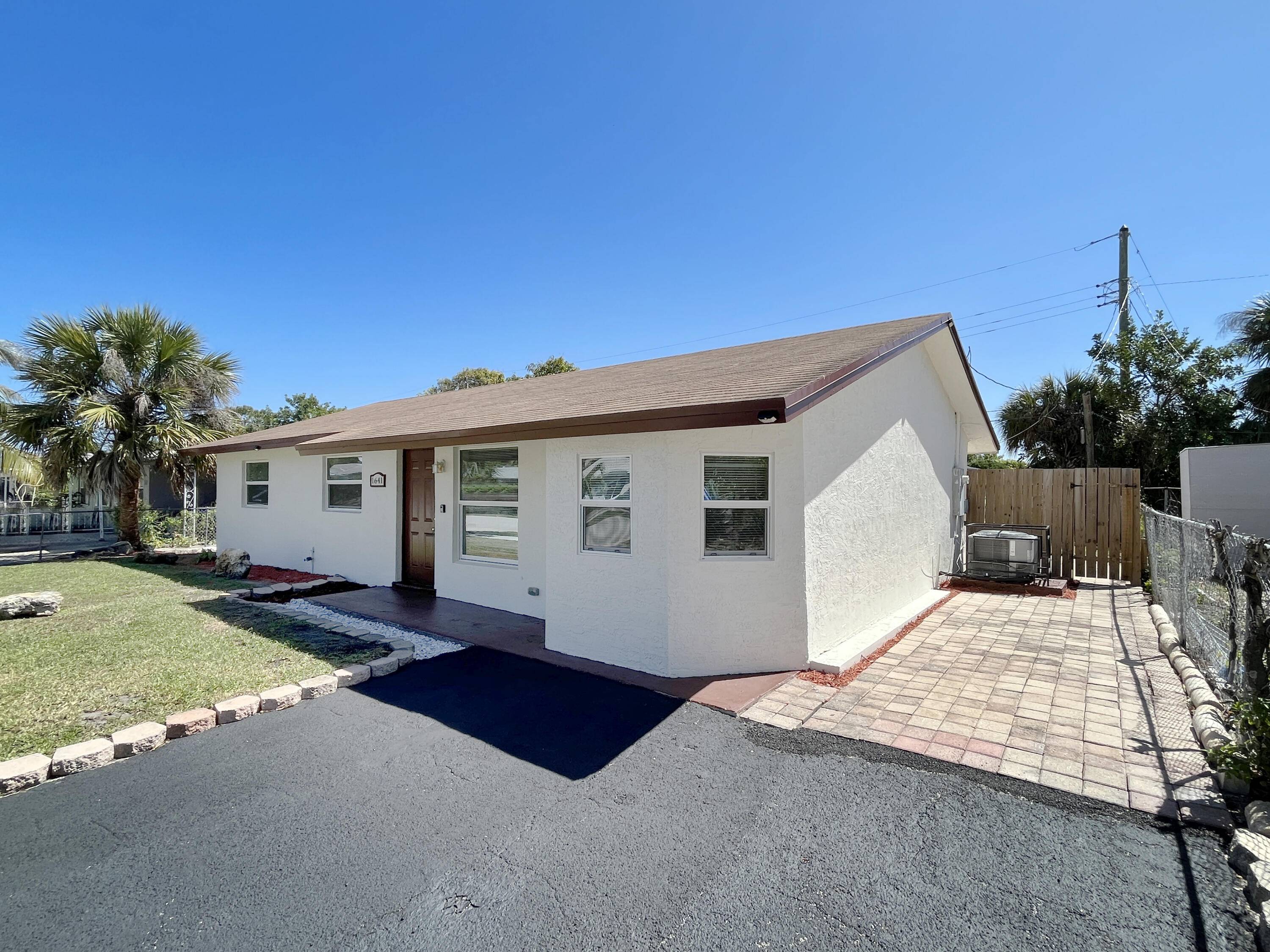 Riviera Beach, FL 33404,1641 W 14th ST