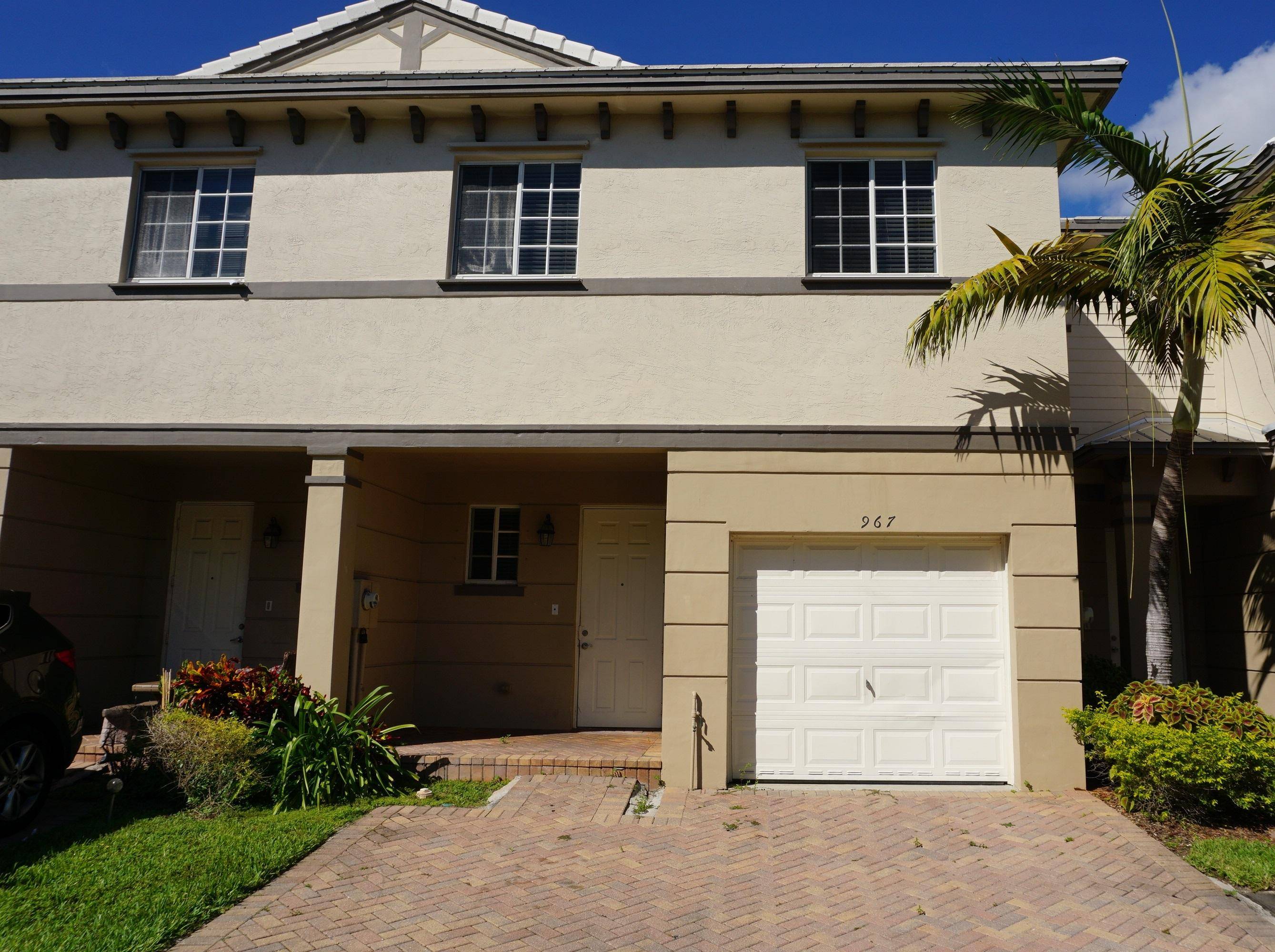 Riviera Beach, FL 33404,967 Abaco LN