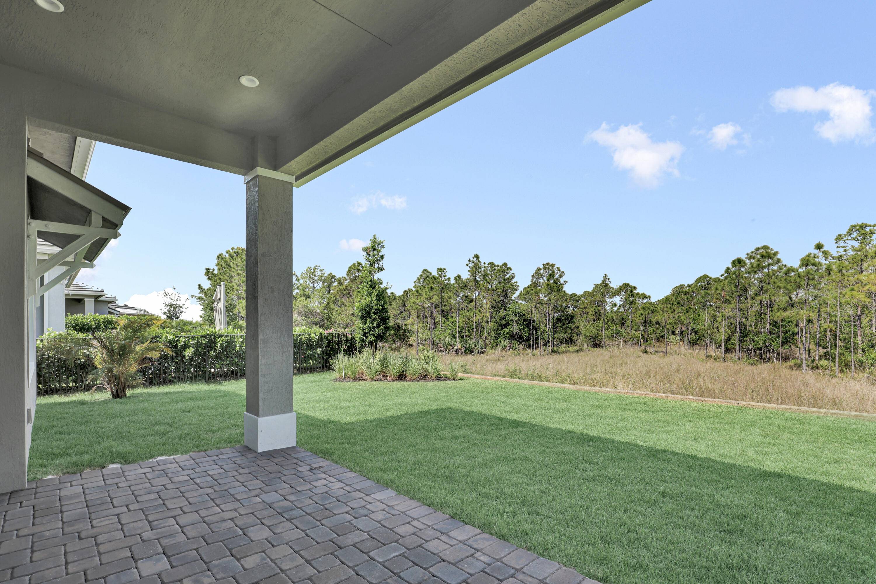 Port Saint Lucie, FL 34984,130 SE Palma ST