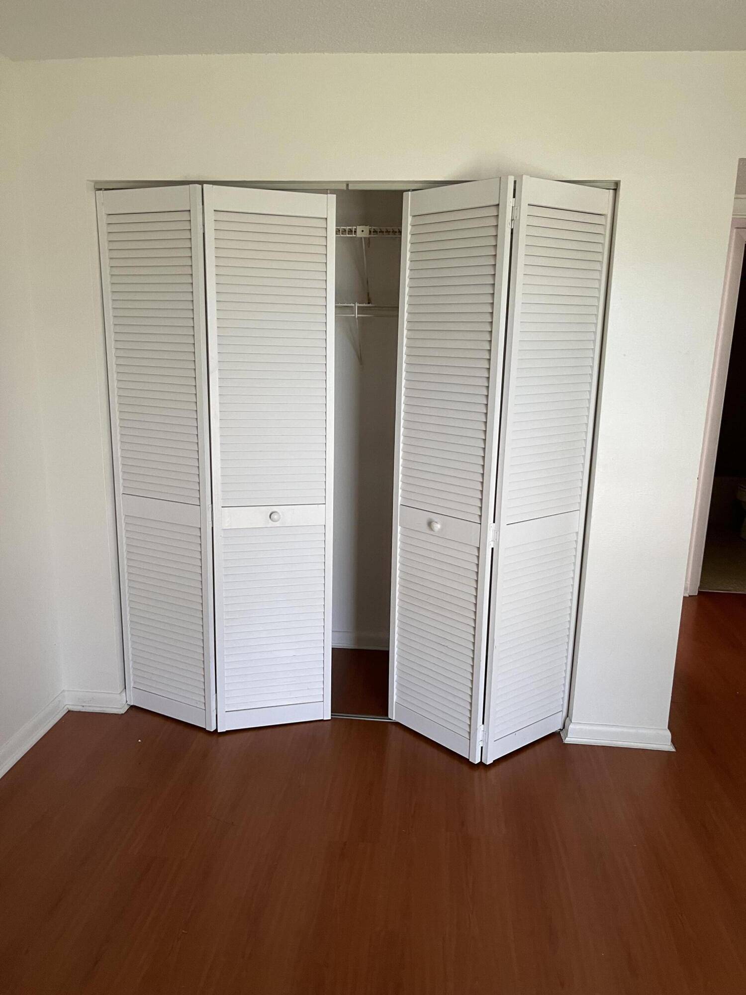 West Palm Beach, FL 33417,4 E E Golfs Edge E