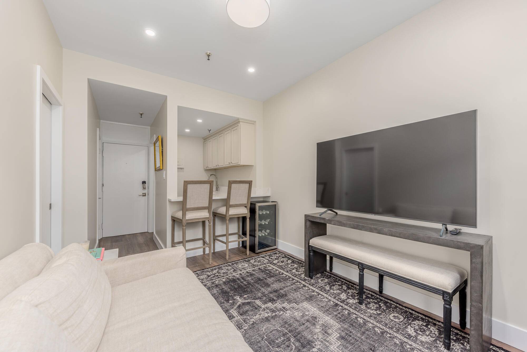 Palm Beach, FL 33480,235 Sunrise AVE 2211