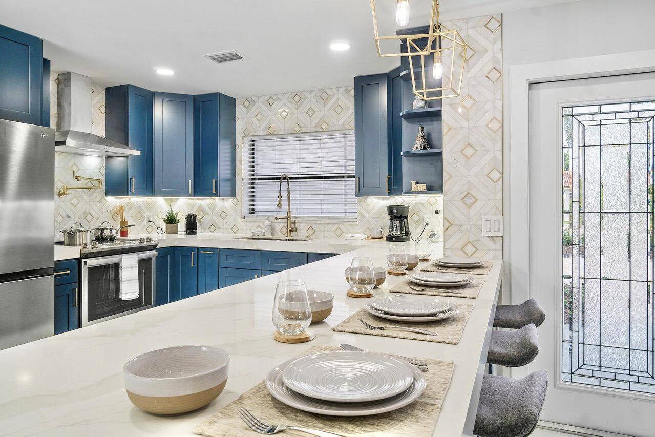 Palm Beach Shores, FL 33404,324 Bamboo RD