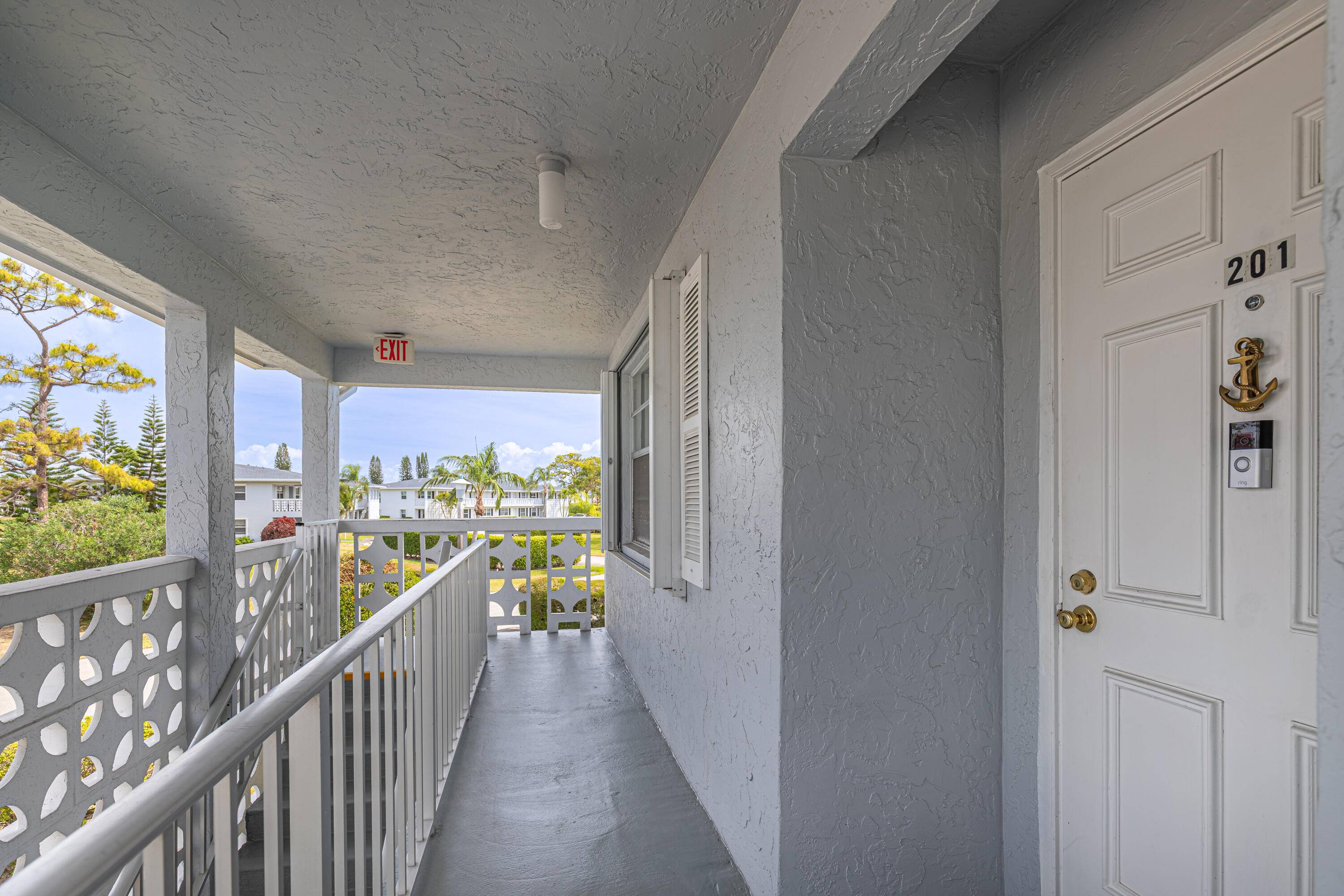 Delray Beach, FL 33445,2820 SW 15th ST 201
