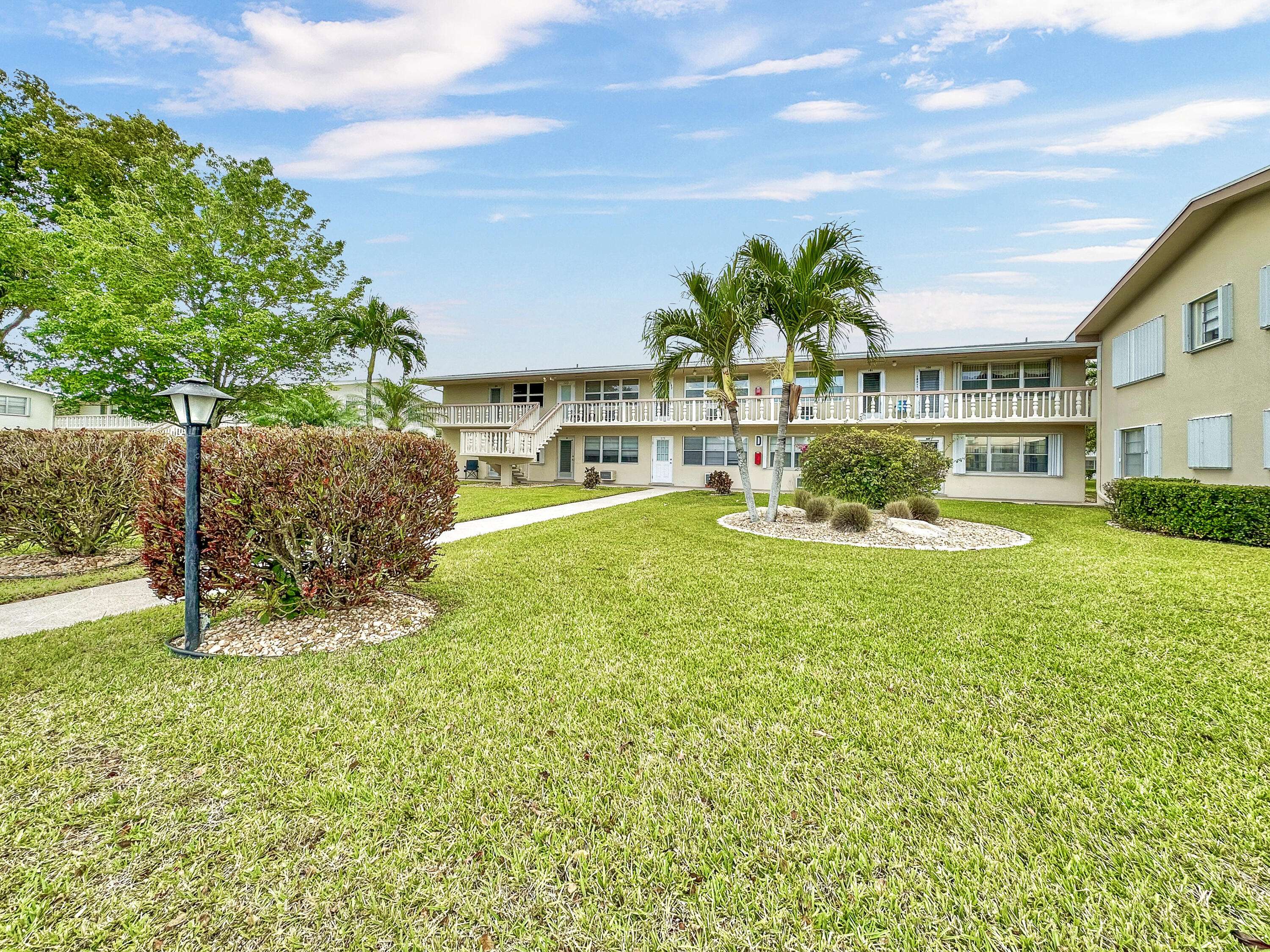 West Palm Beach, FL 33417,90 Bedford D