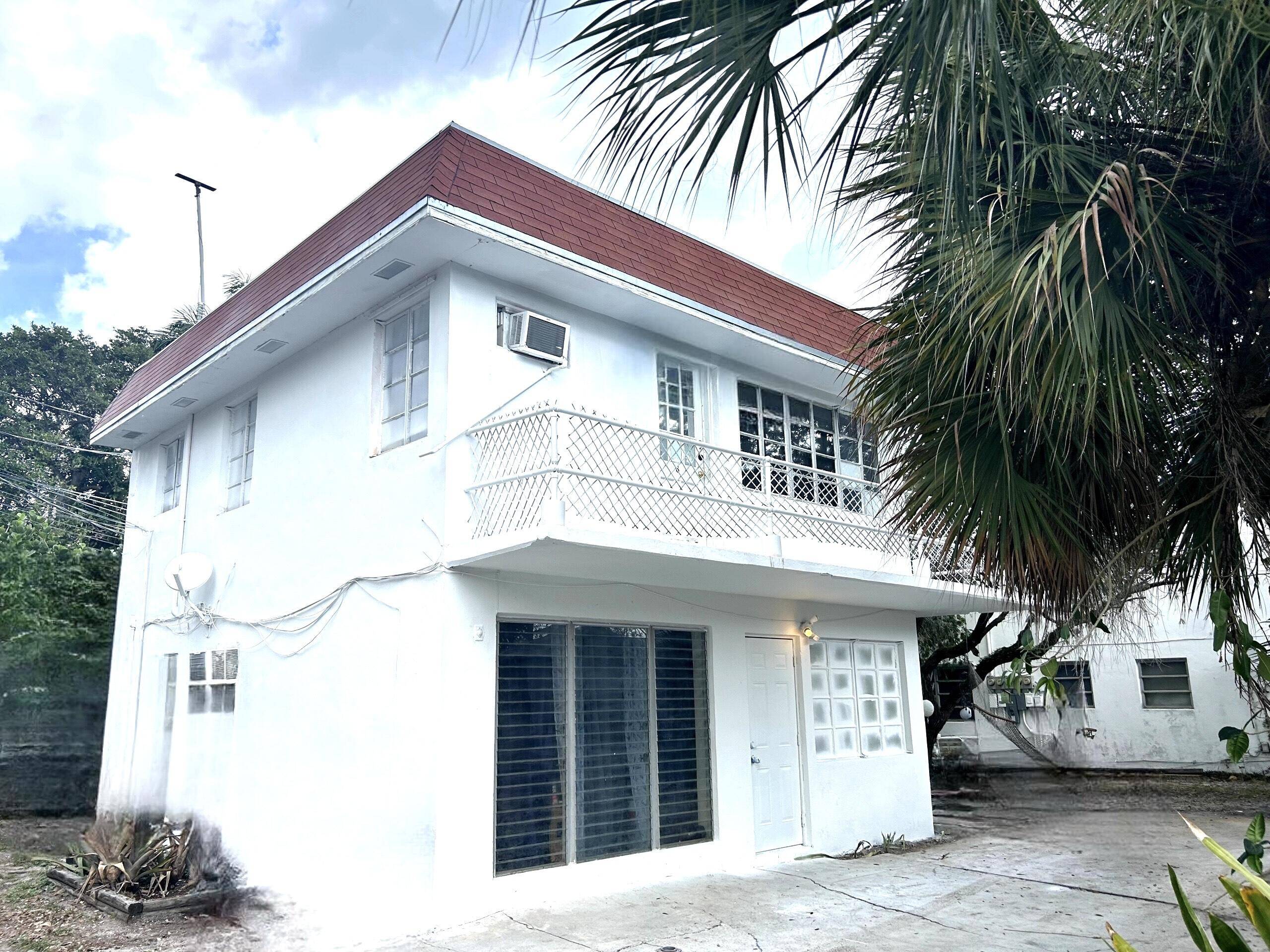 Lake Worth Beach, FL 33460,113 N Lakeside DR 5,6