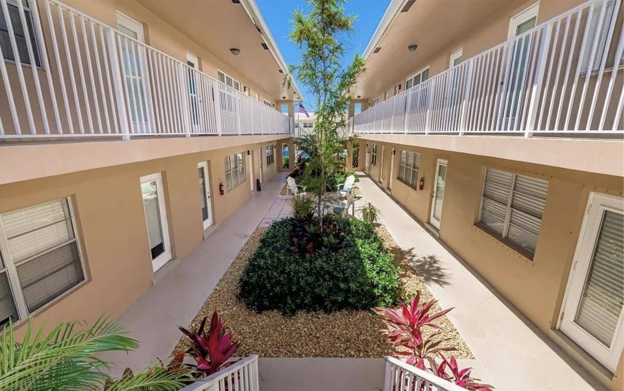 Lighthouse Point, FL 33064,2737 NE 28th ST 9w