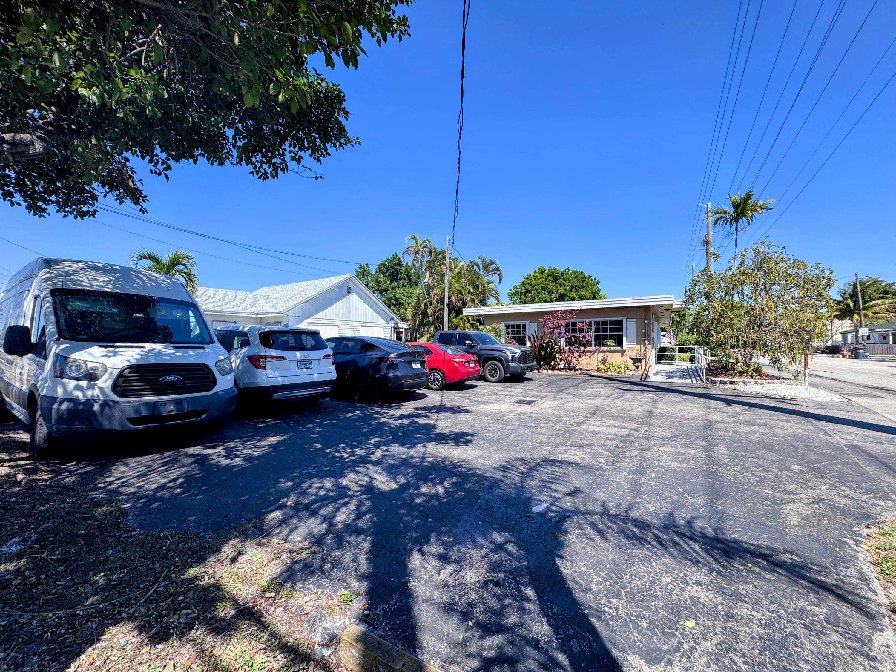 Hollywood, FL 33020,900 N 24th AVE