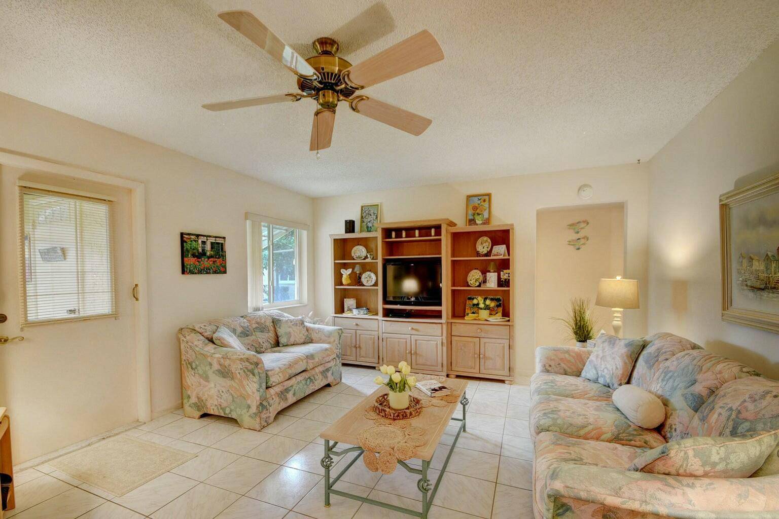 Greenacres, FL 33463,334 Pine Ridge CIR C-1
