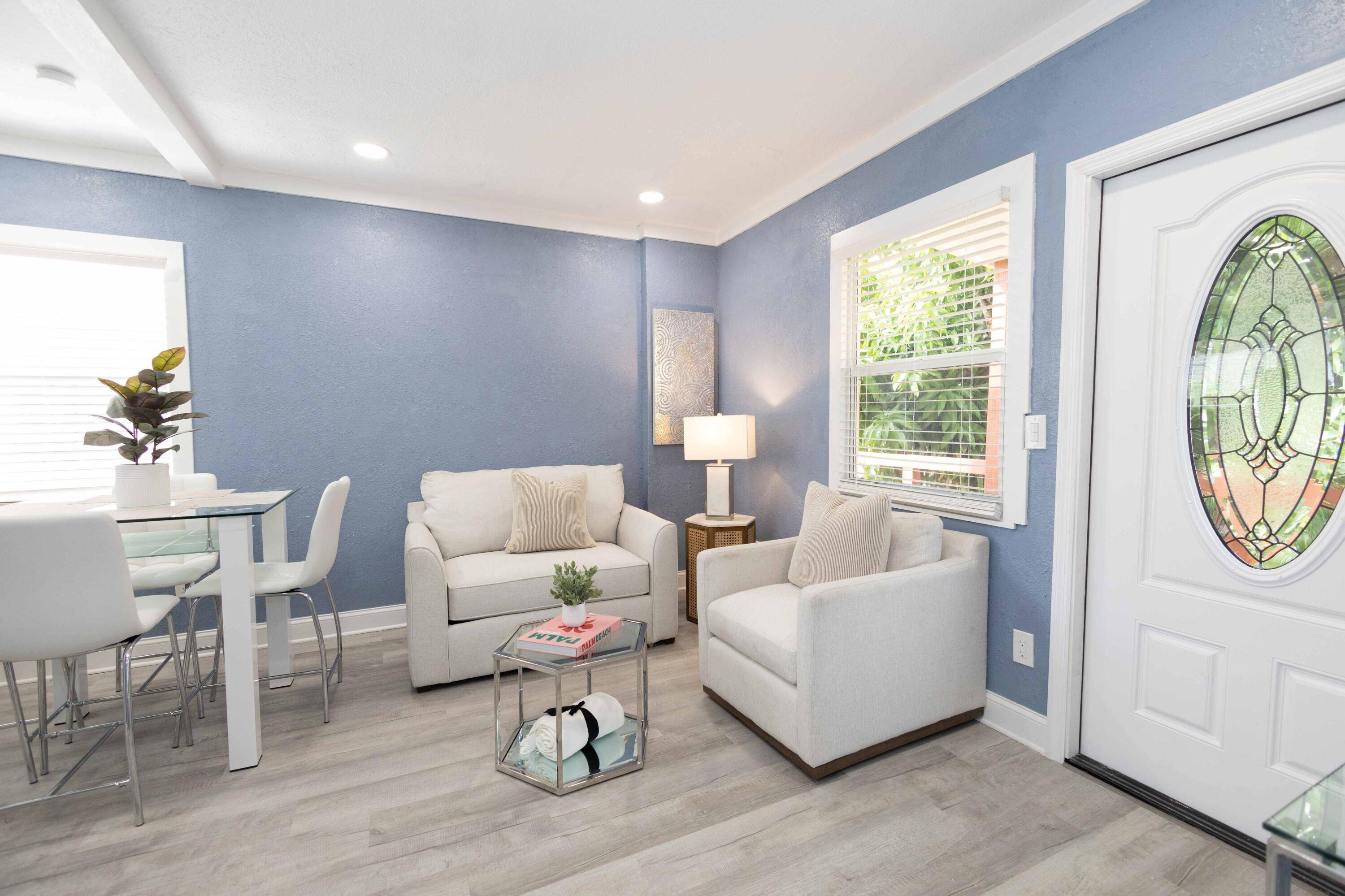 West Palm Beach, FL 33405,420 Avenida Alegre 4