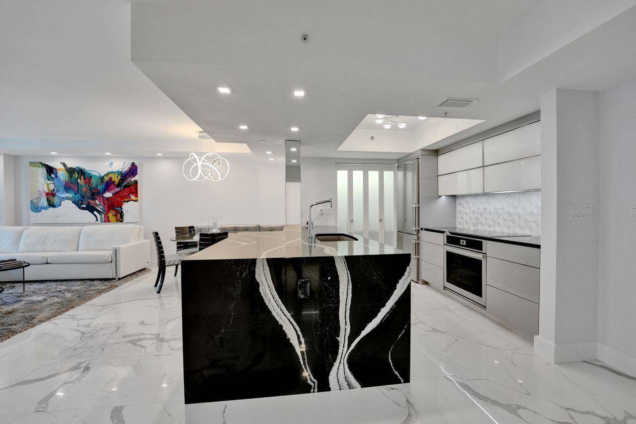 Boca Raton, FL 33432,99 SE Mizner BLVD 835