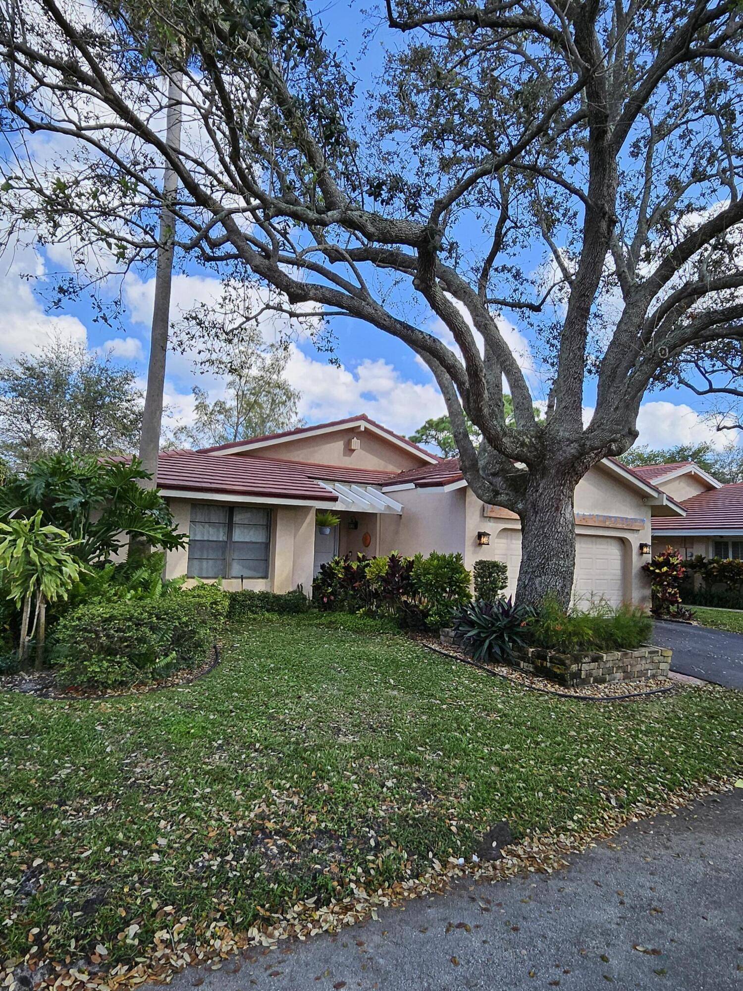 Deerfield Beach, FL 33442,662 Hollows CIR