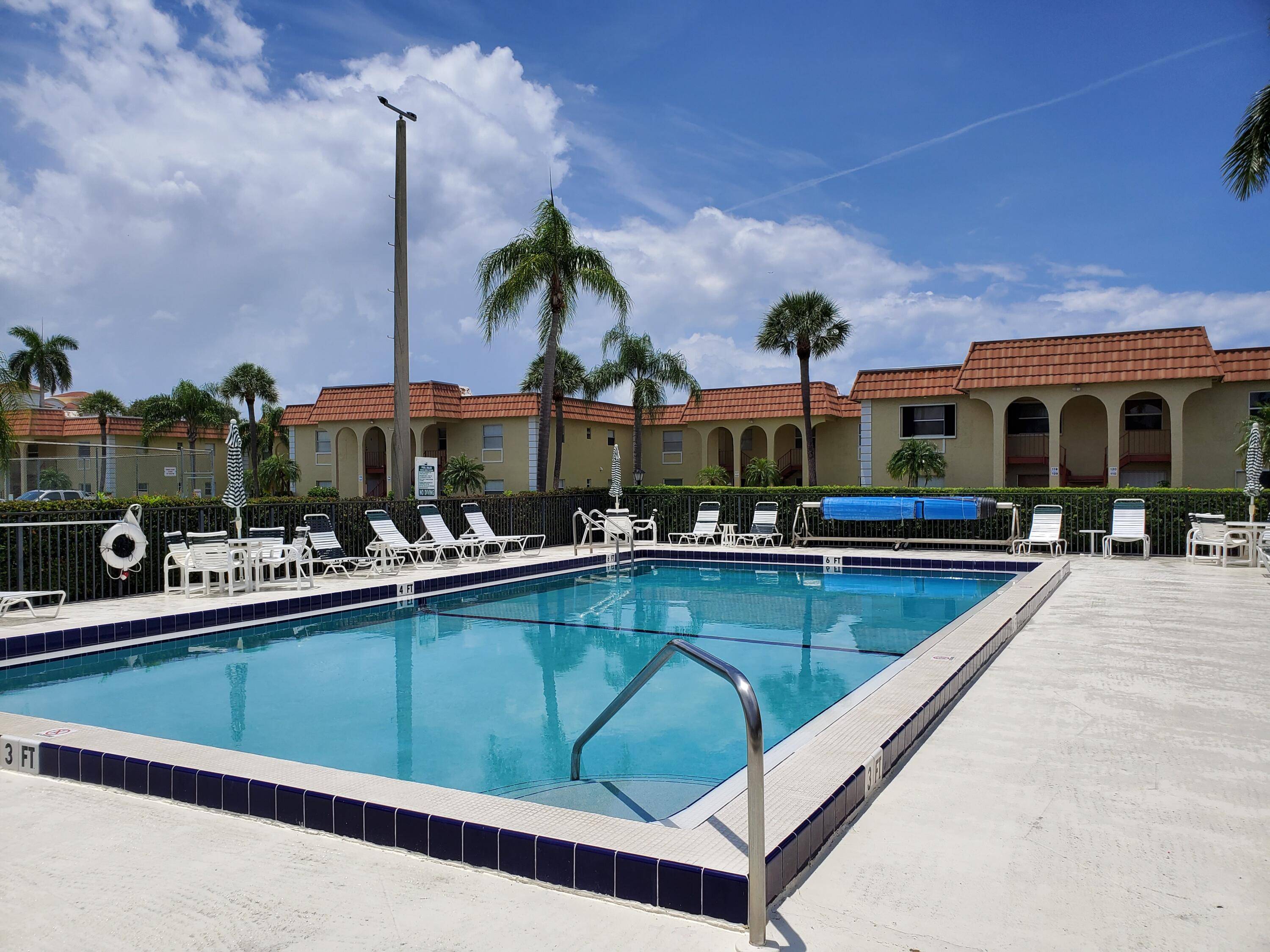 Jupiter, FL 33477,717 S Us Highway 1 911