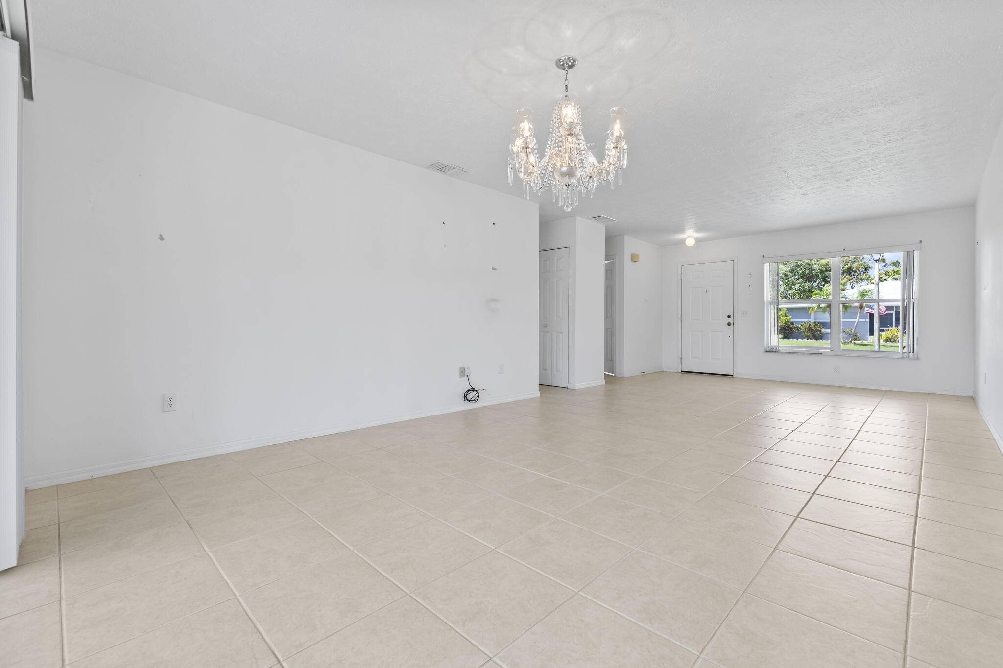 Fort Pierce, FL 34982,5712 Thatch PL