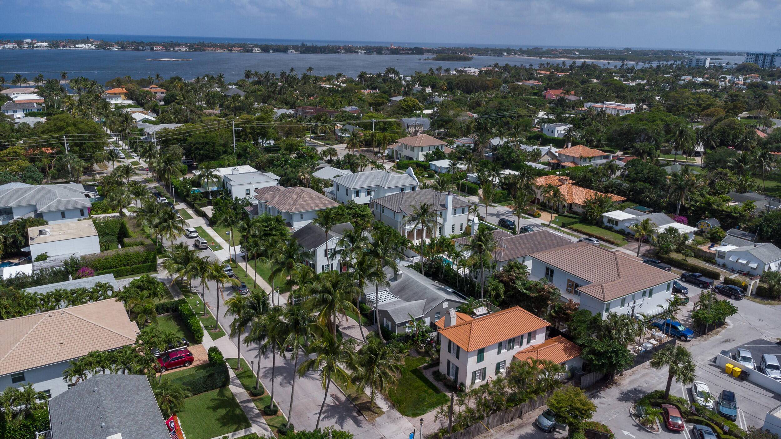 West Palm Beach, FL 33405,332 Monceaux RD