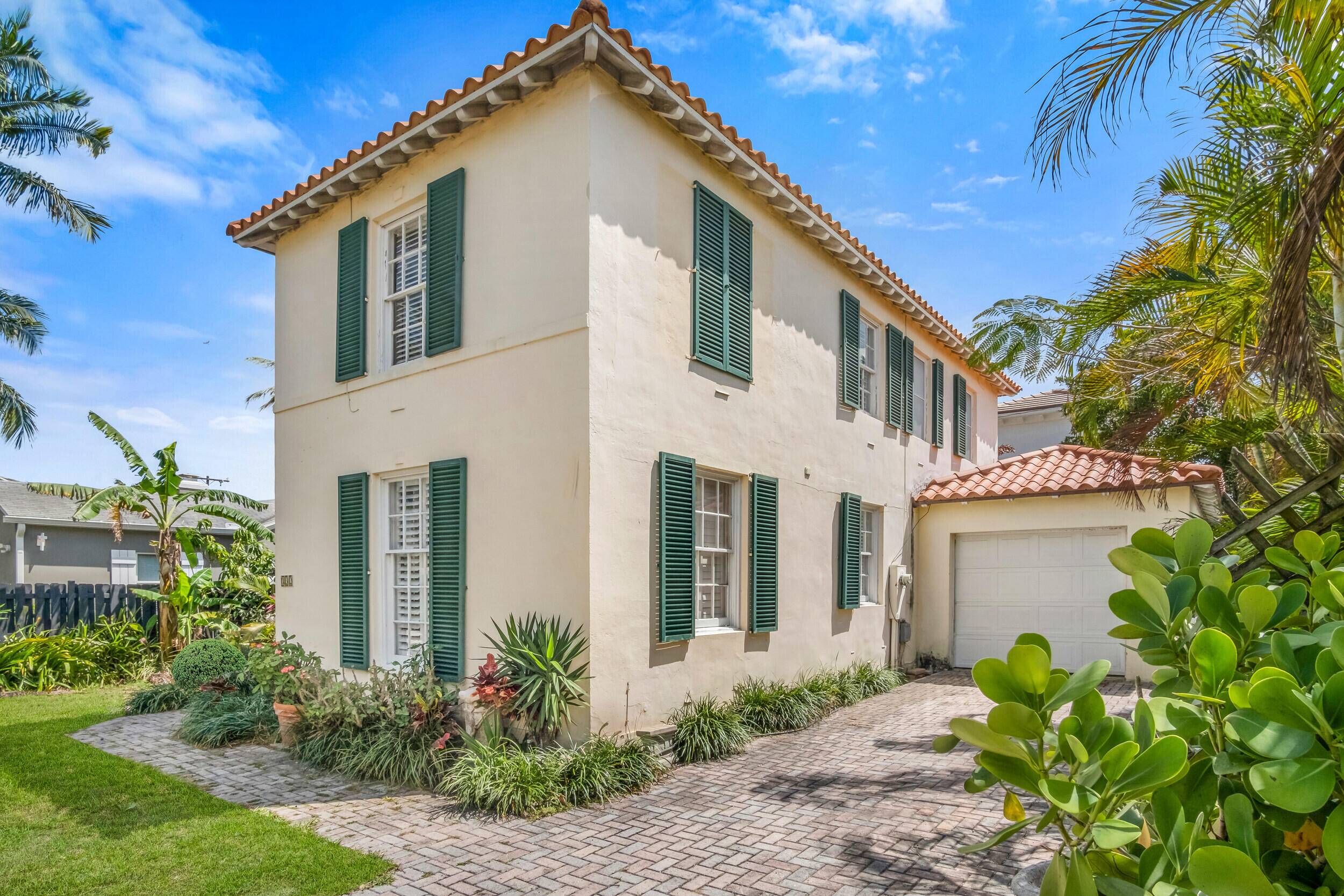 West Palm Beach, FL 33405,332 Monceaux RD