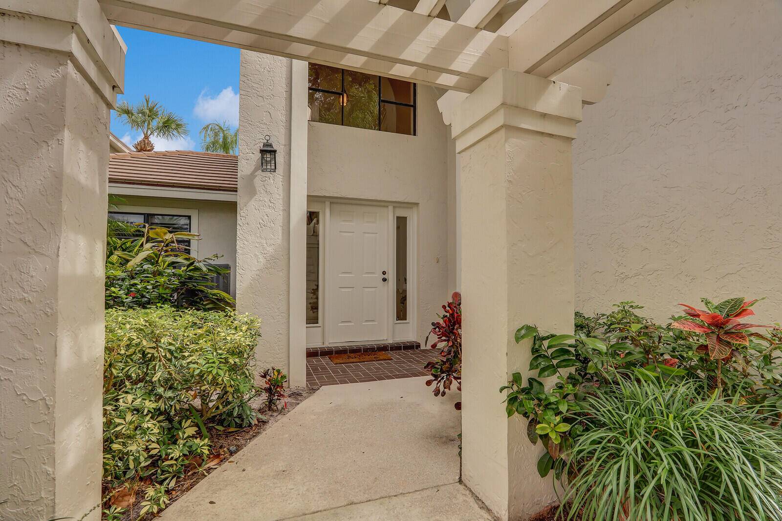 Jupiter, FL 33477,16000 W Bay DR 256