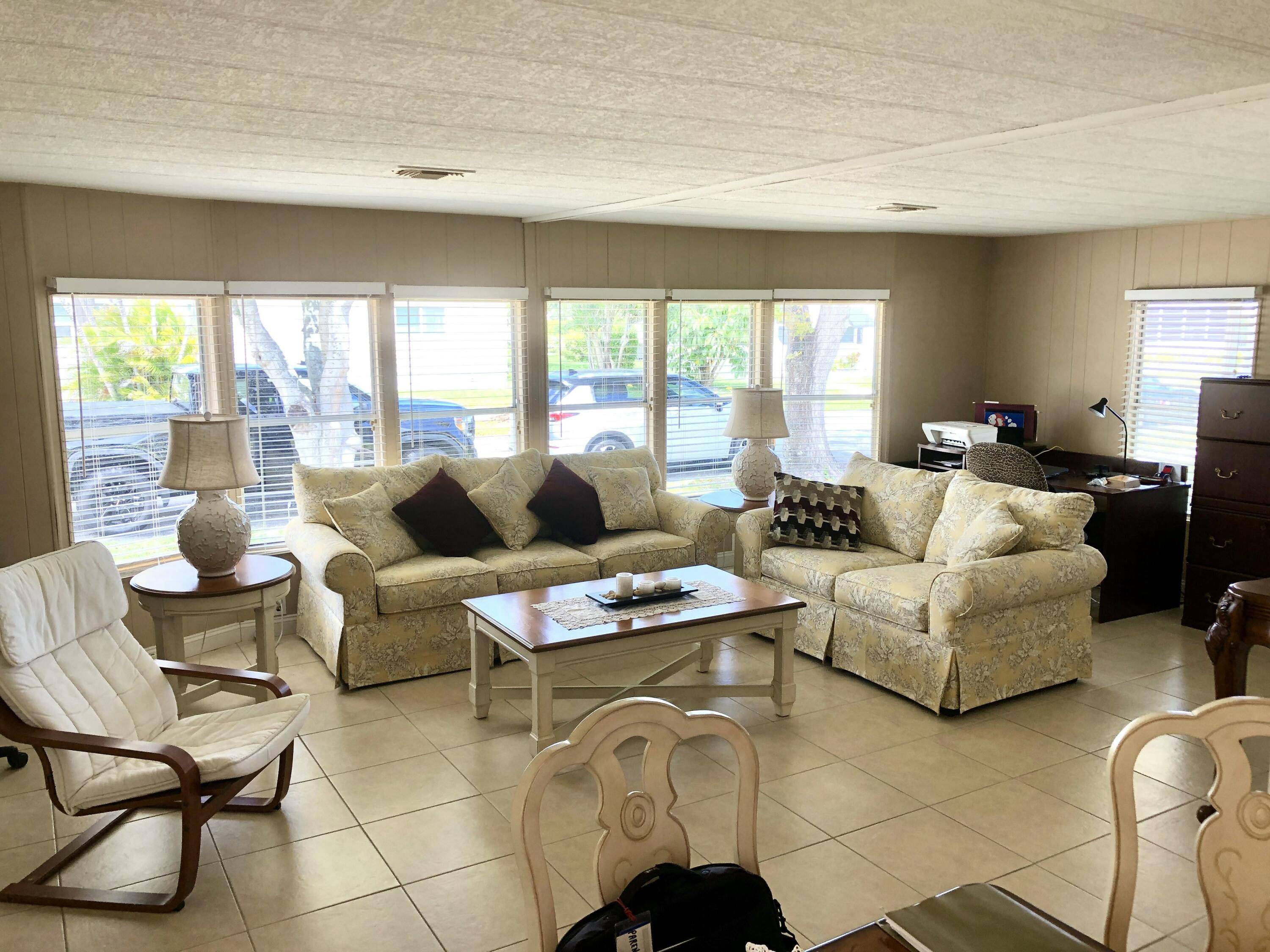 Deerfield Beach, FL 33064,292 NW 53 ST