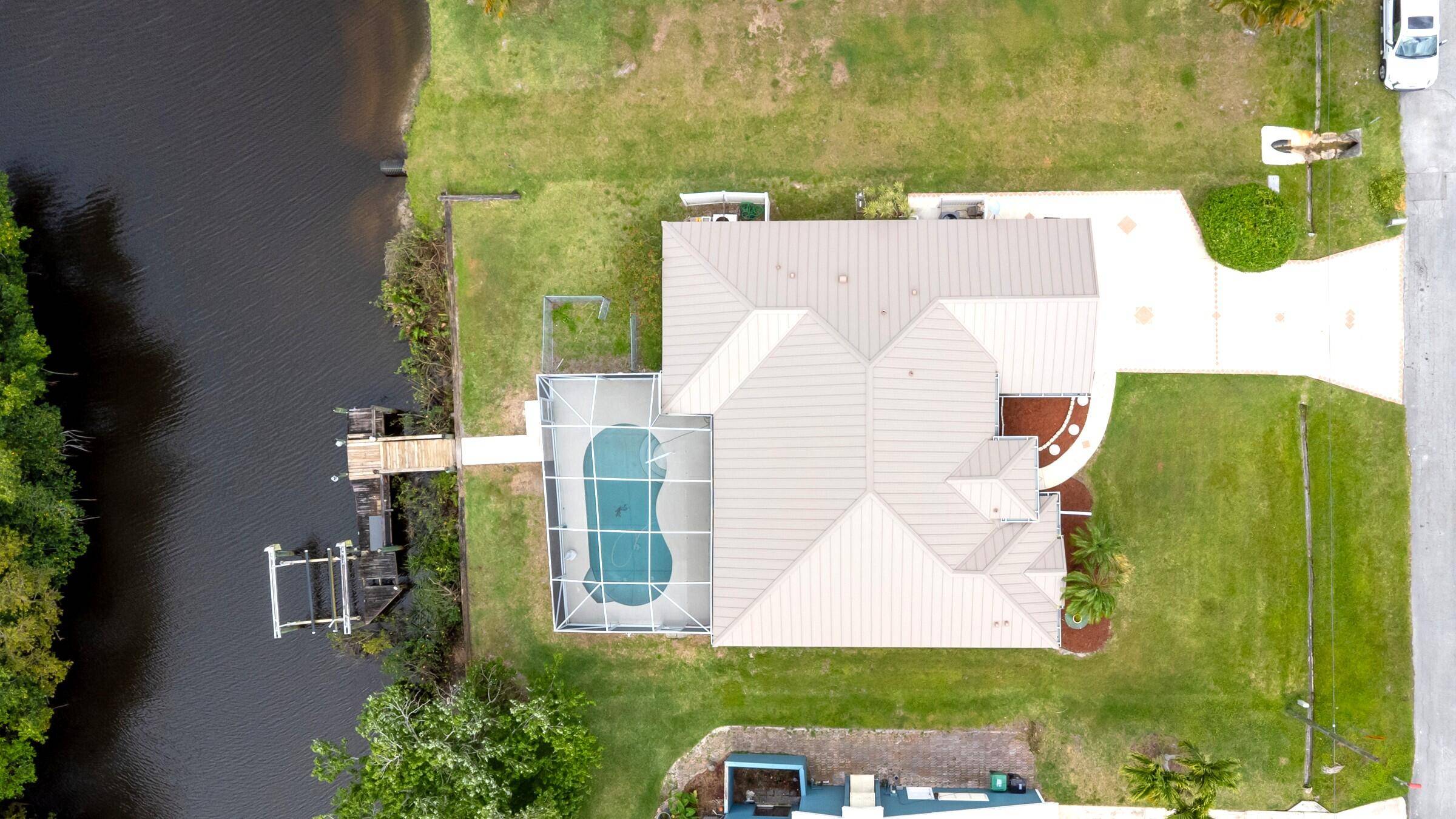 Port Saint Lucie, FL 34983,852 SE Seahouse DR