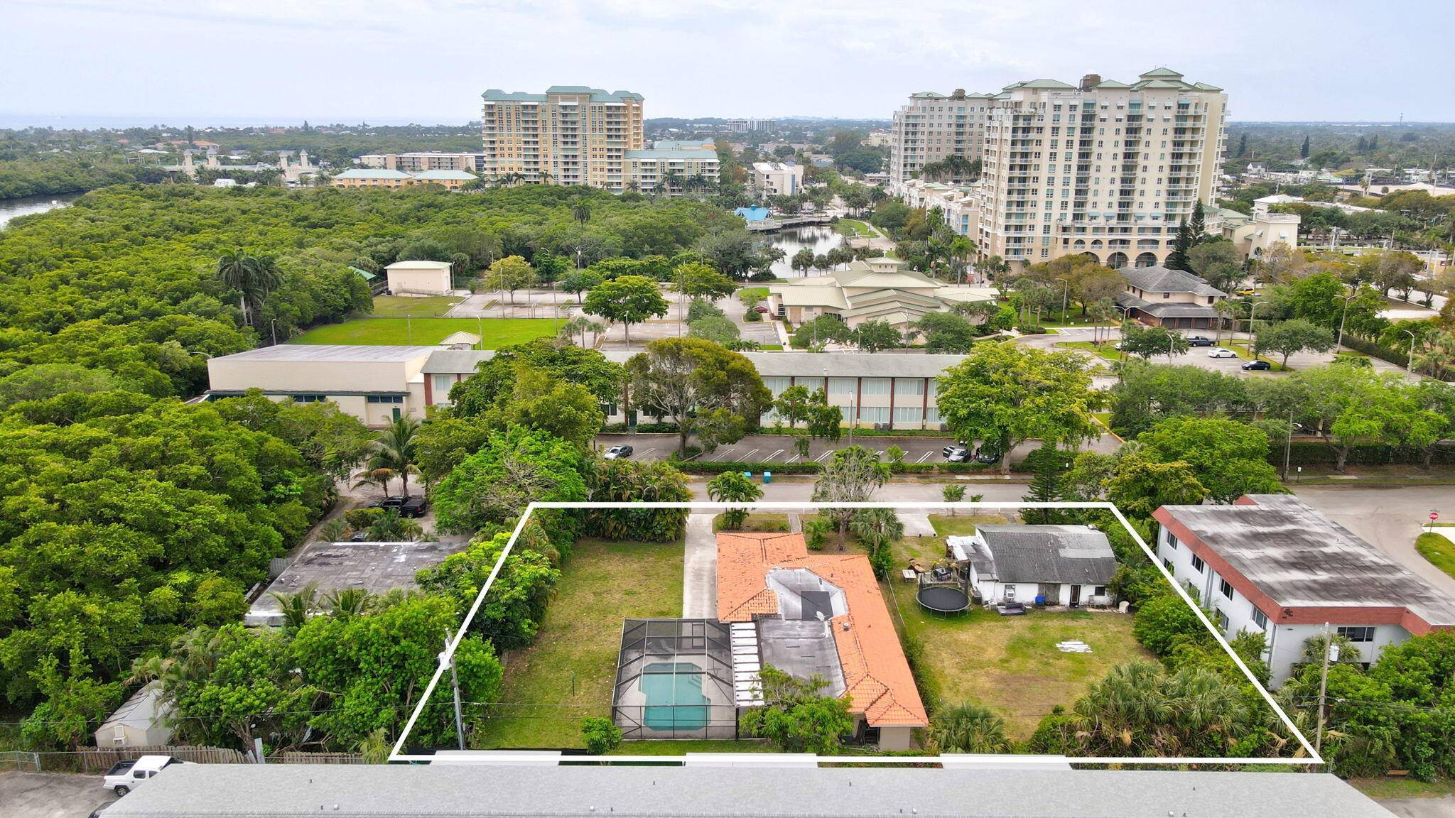 Boynton Beach, FL 33435,633/641 NE 6th AVE