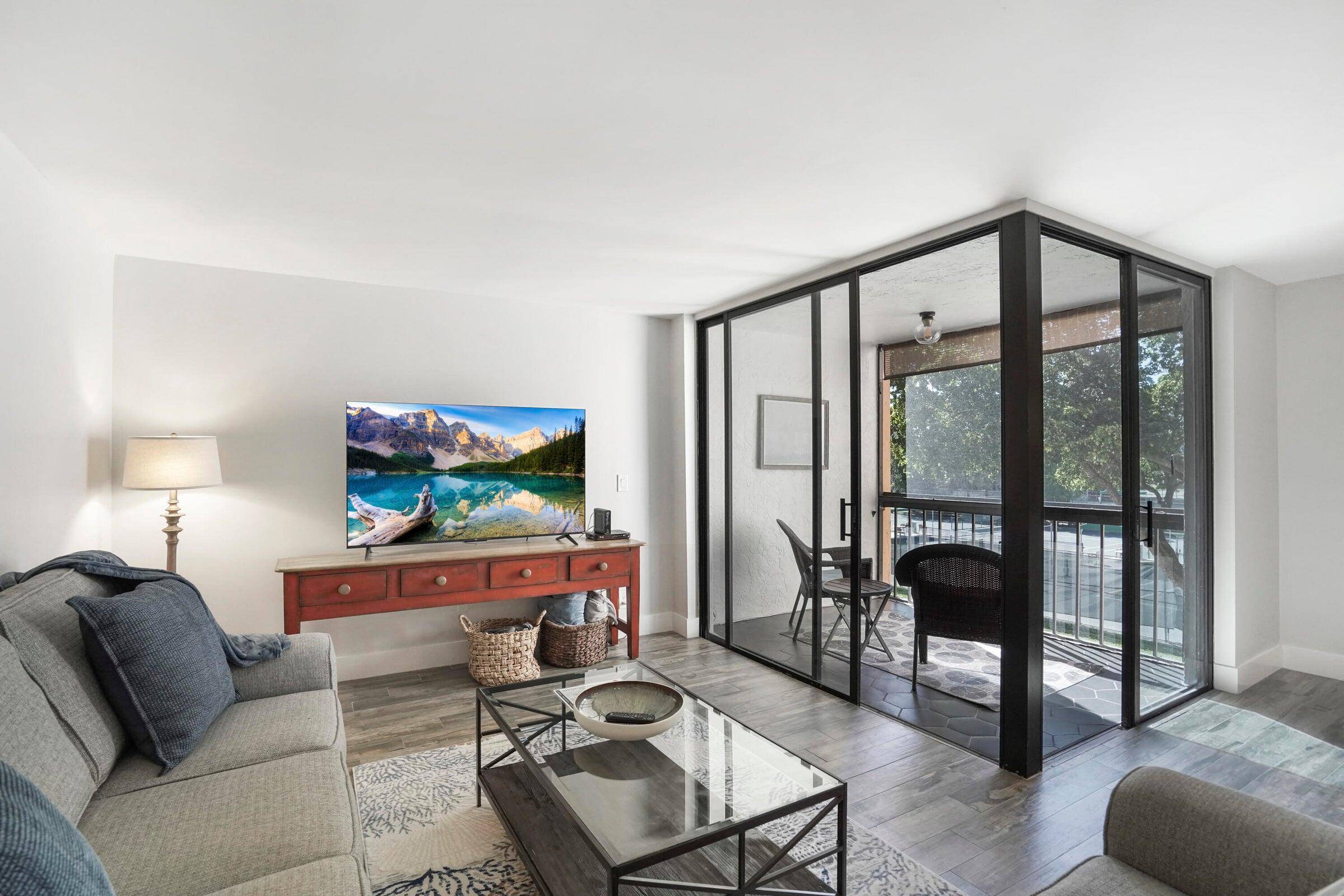 Delray Beach, FL 33444,500 Egret CIR 8307