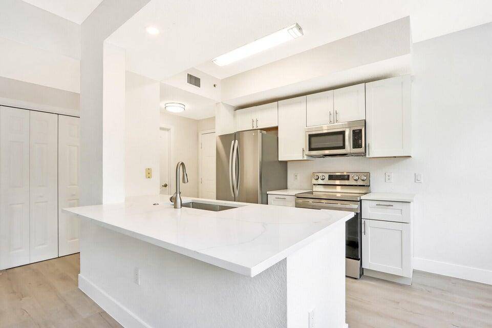 Palm Beach Gardens, FL 33410,11012 Legacy DR 101