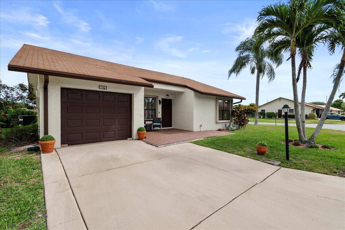 Greenacres, FL 33463,6079 Lakemont CIR