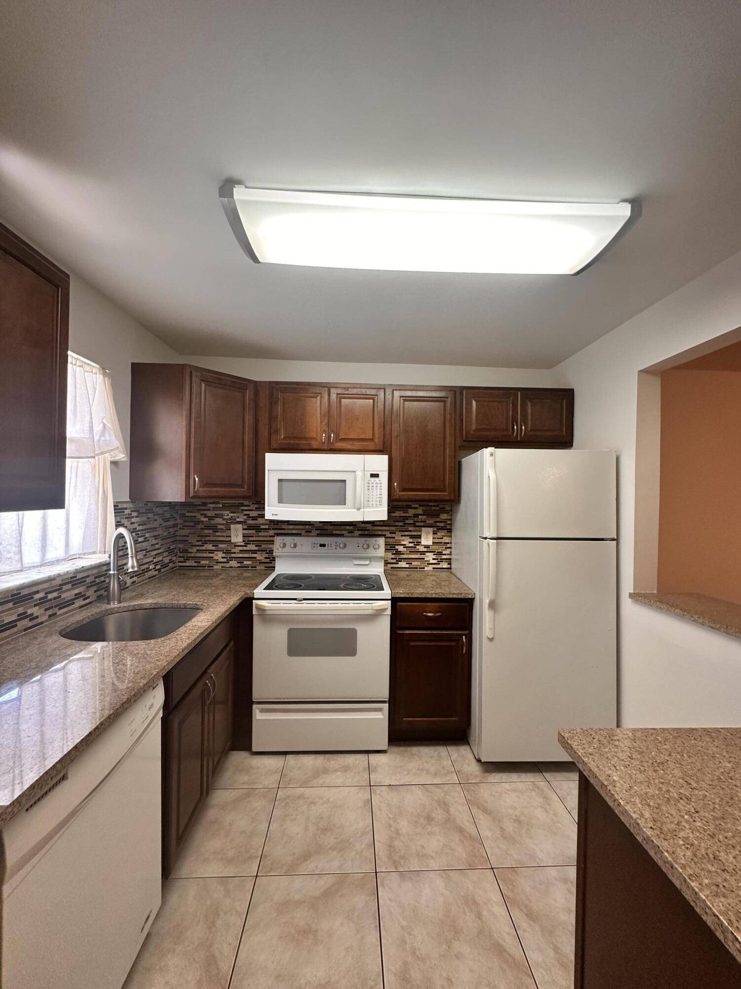 Boca Raton, FL 33428,9355 SW 8th ST 106