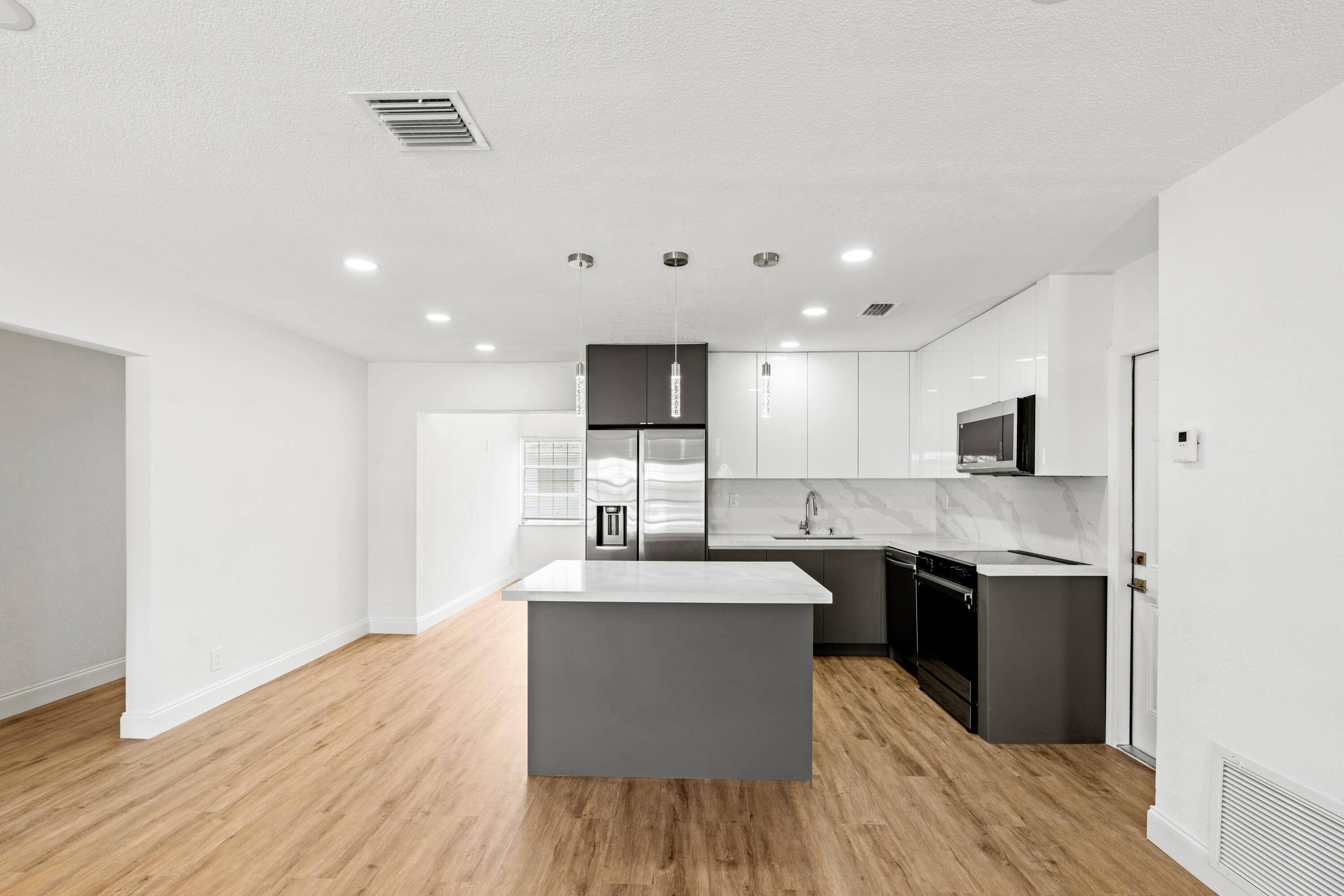 Tamarac, FL 33321,8302 NW 59th CT
