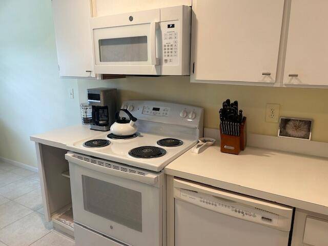 Boynton Beach, FL 33436,19 Westgate LN F