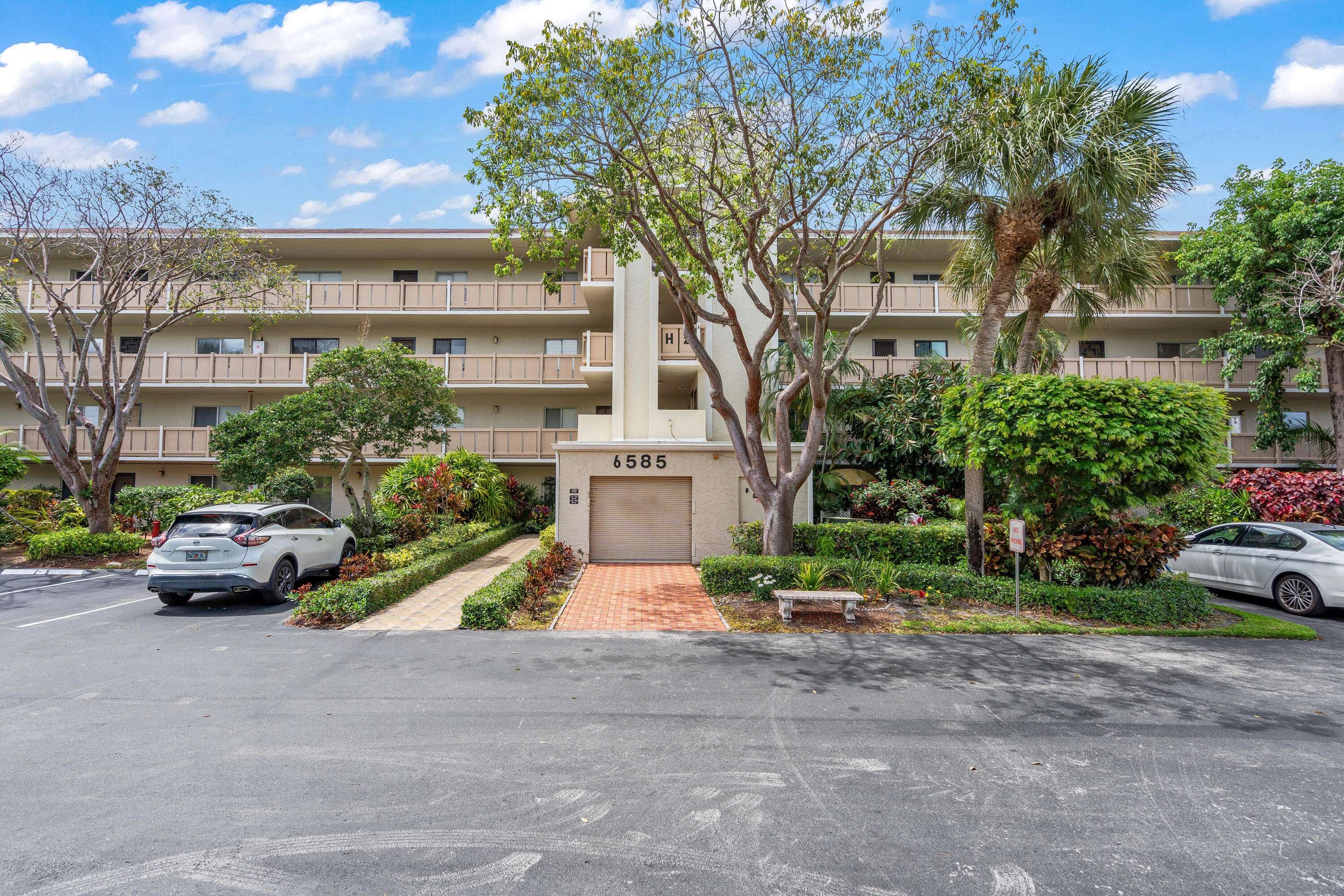 Delray Beach, FL 33446,6585 Kensington LN 403