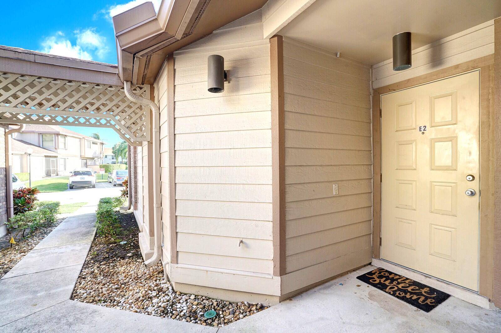 Greenacres, FL 33413,300 Crosswinds DR E2