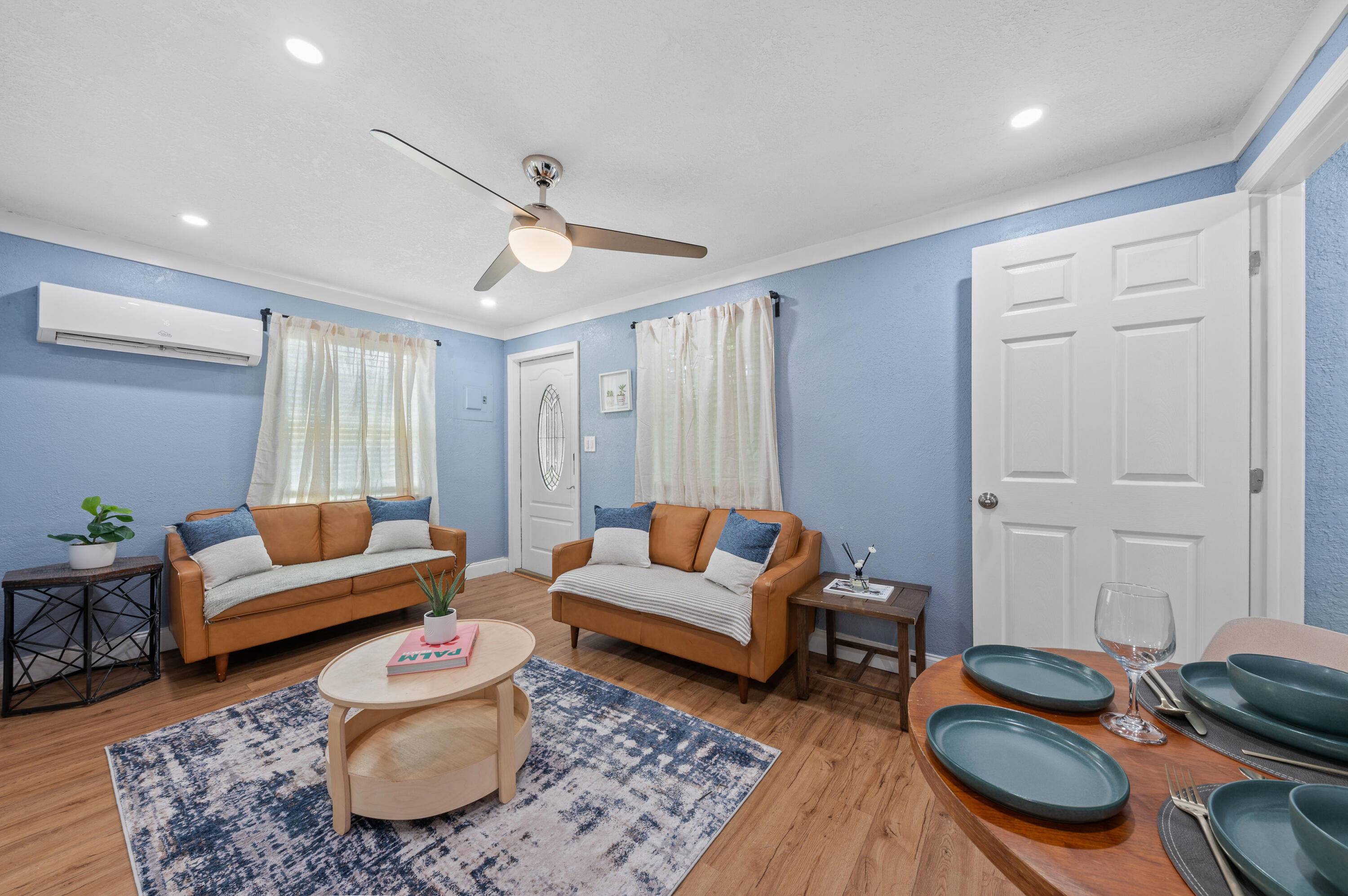 West Palm Beach, FL 33405,420 Avenida Alegre 3