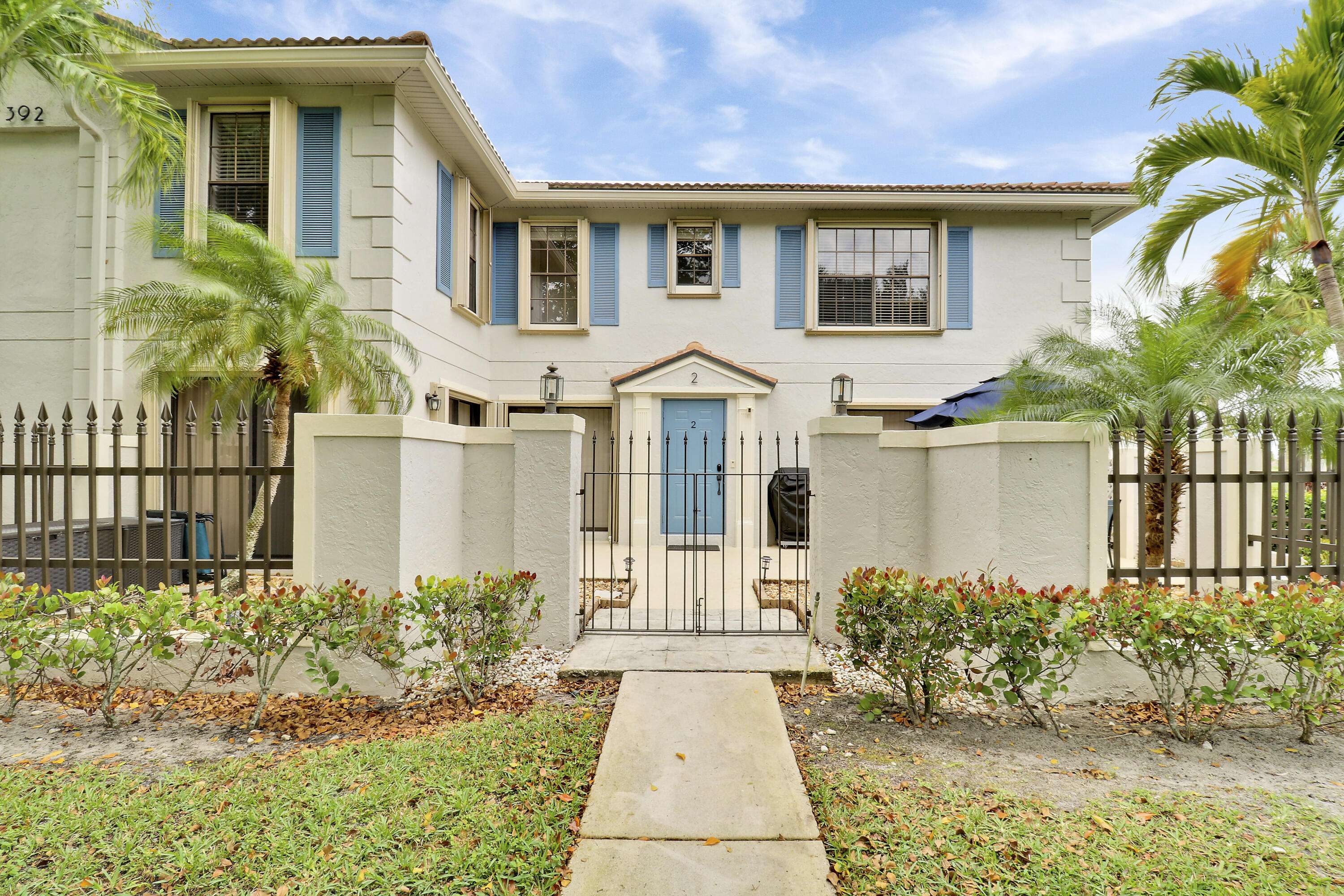 Palm Beach Gardens, FL 33418,392 Prestwick CIR 2
