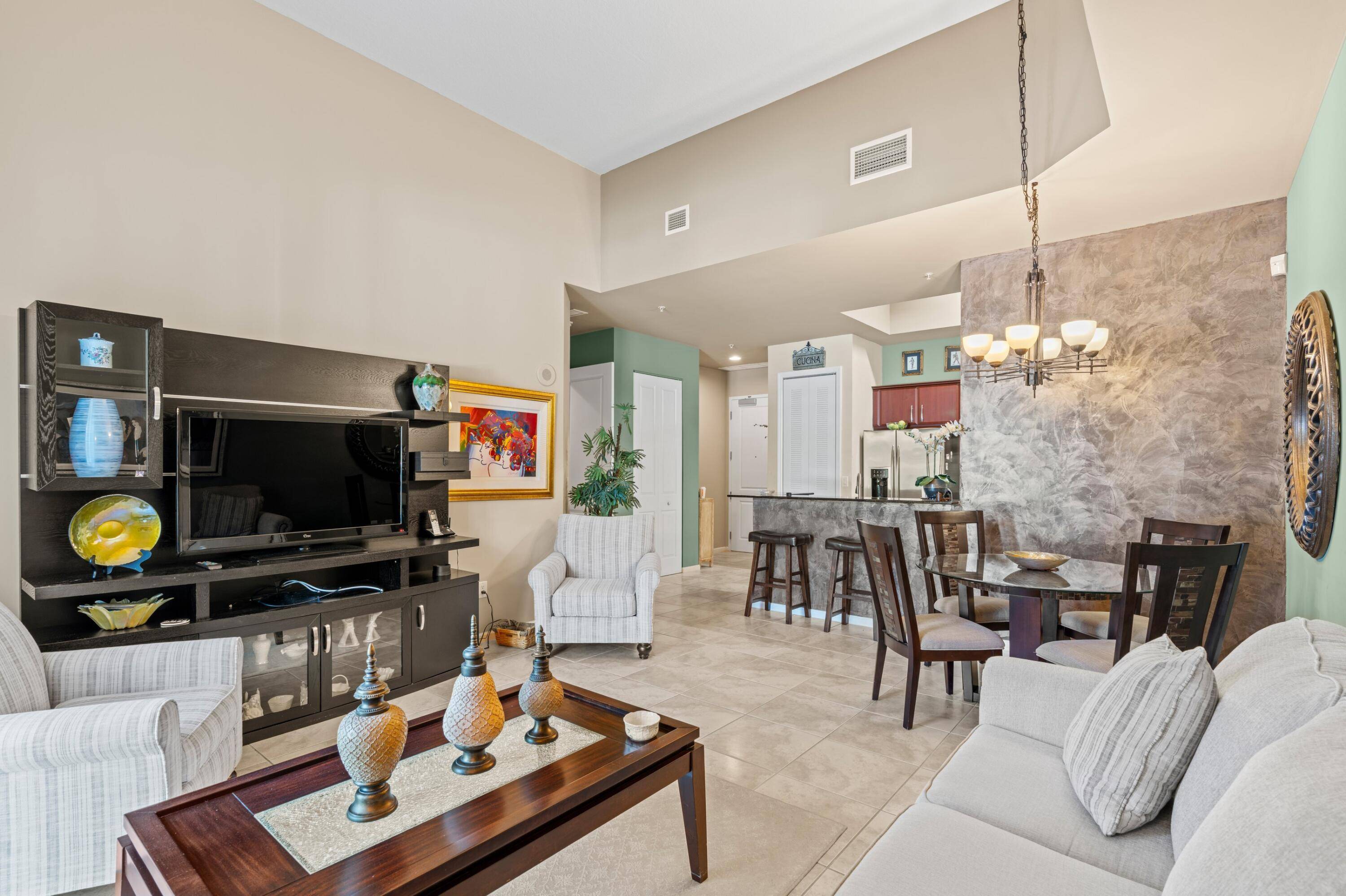 West Palm Beach, FL 33401,403 S Sapodilla AVE 101